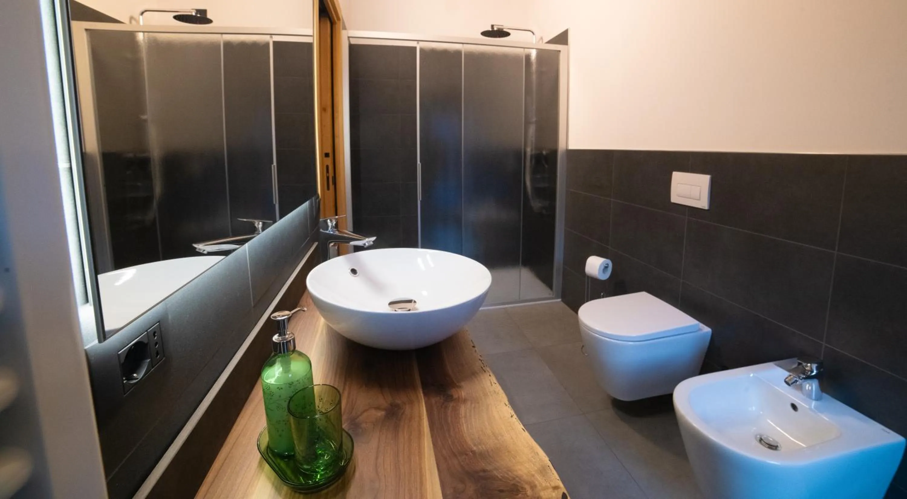 Bathroom in Hotel Santoni