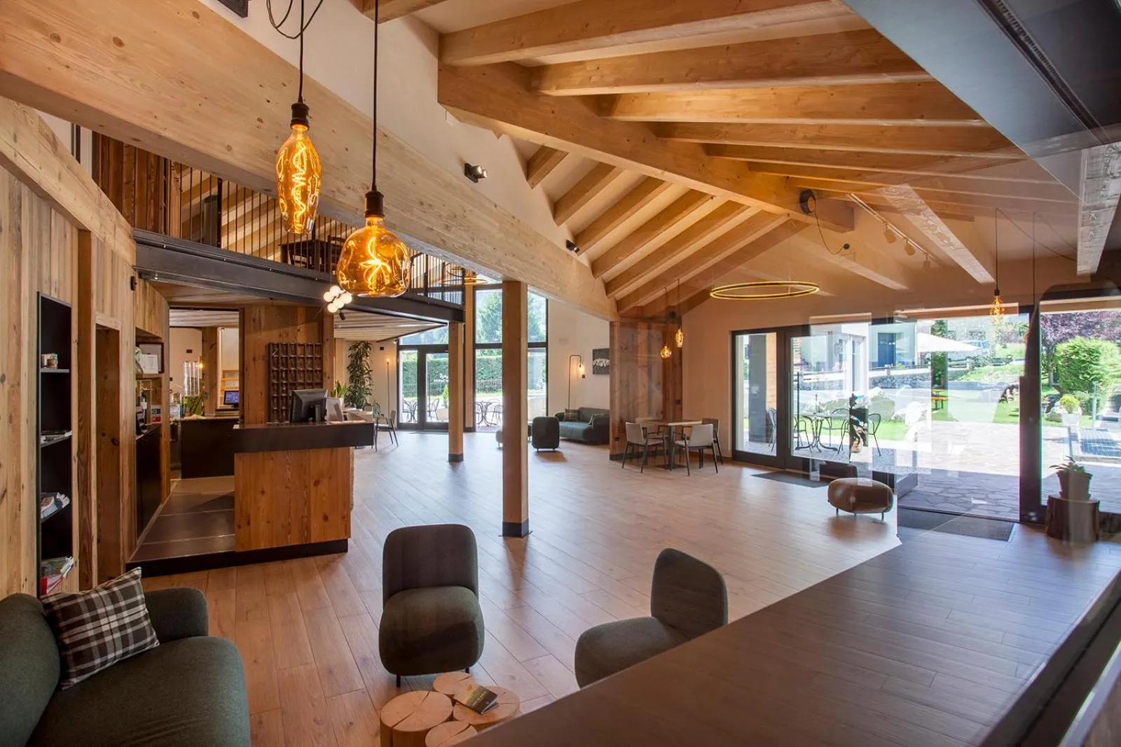 Restaurant/places to eat in Hotel Santoni