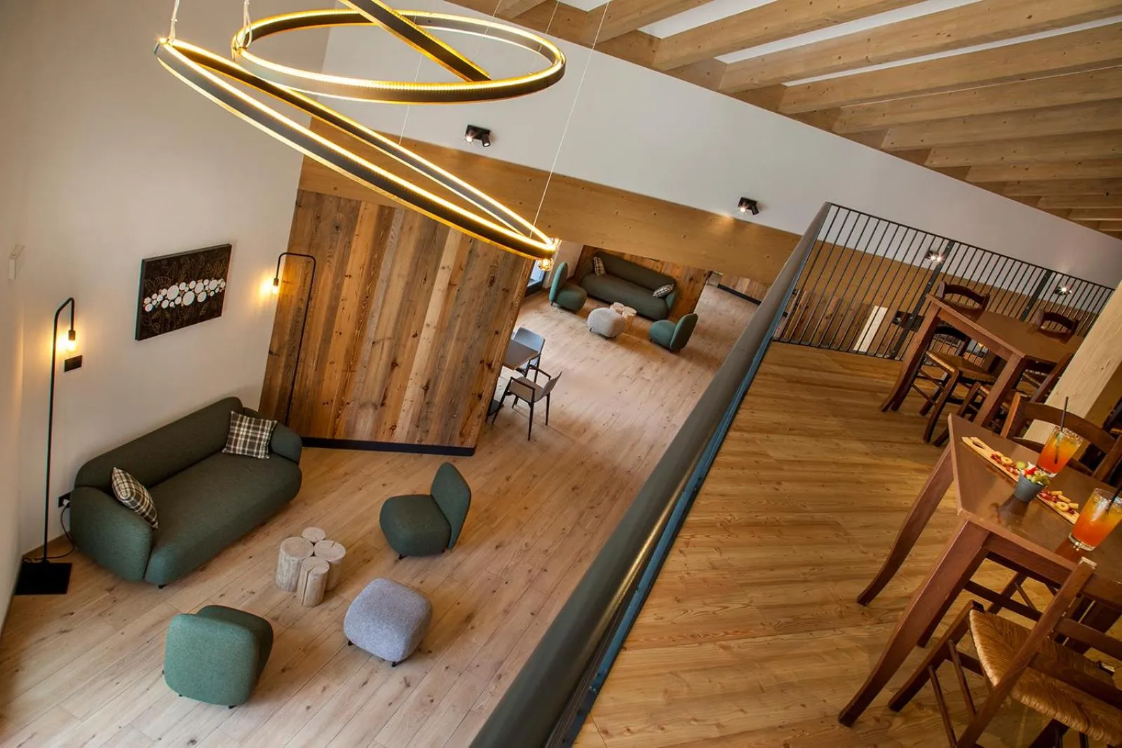 Restaurant/places to eat in Hotel Santoni