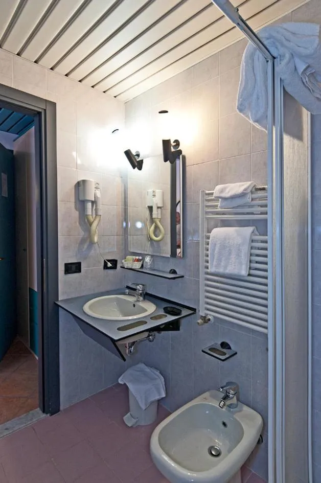 Bathroom in Hotel Prestige