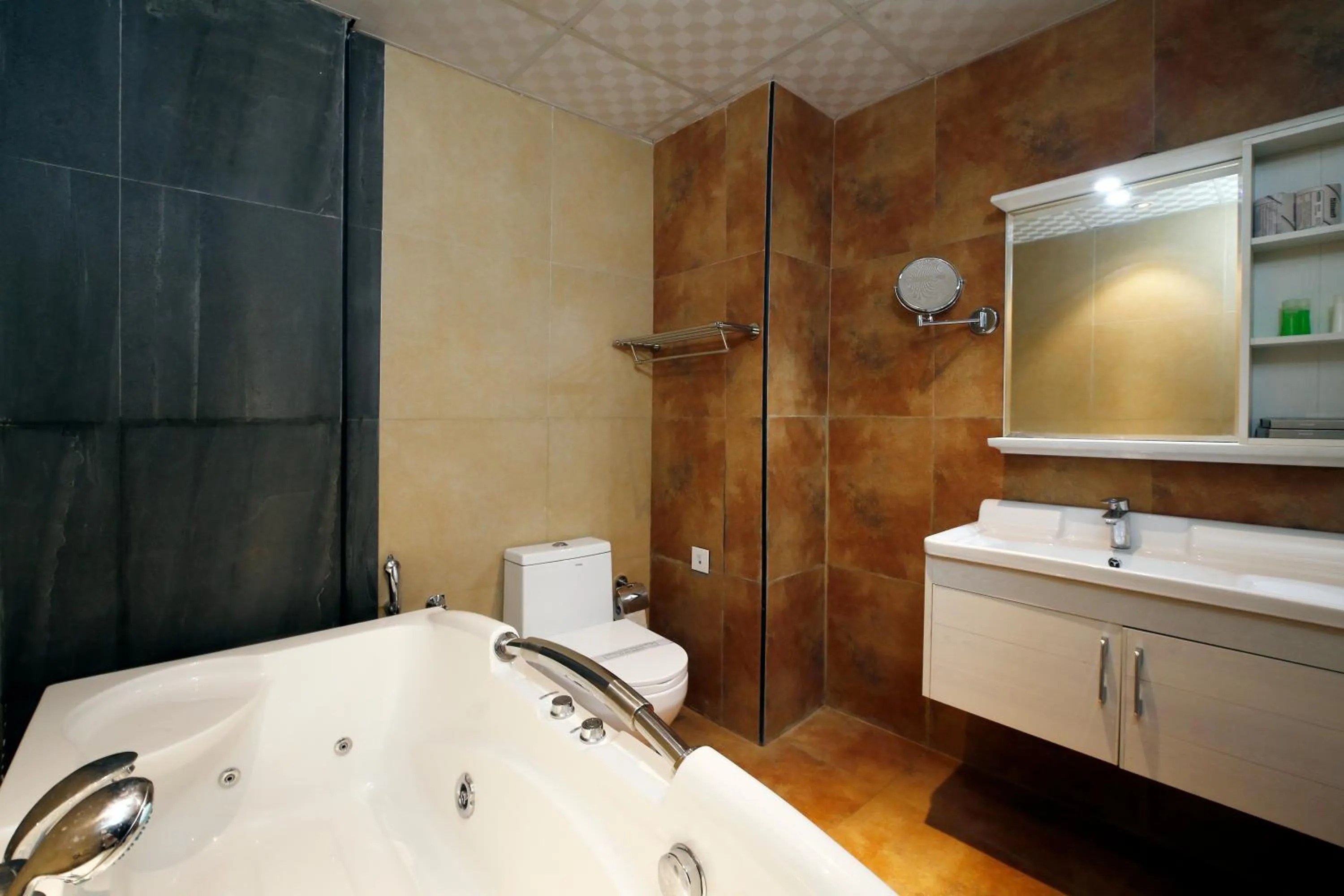 Bathroom in Hotel Park Residency