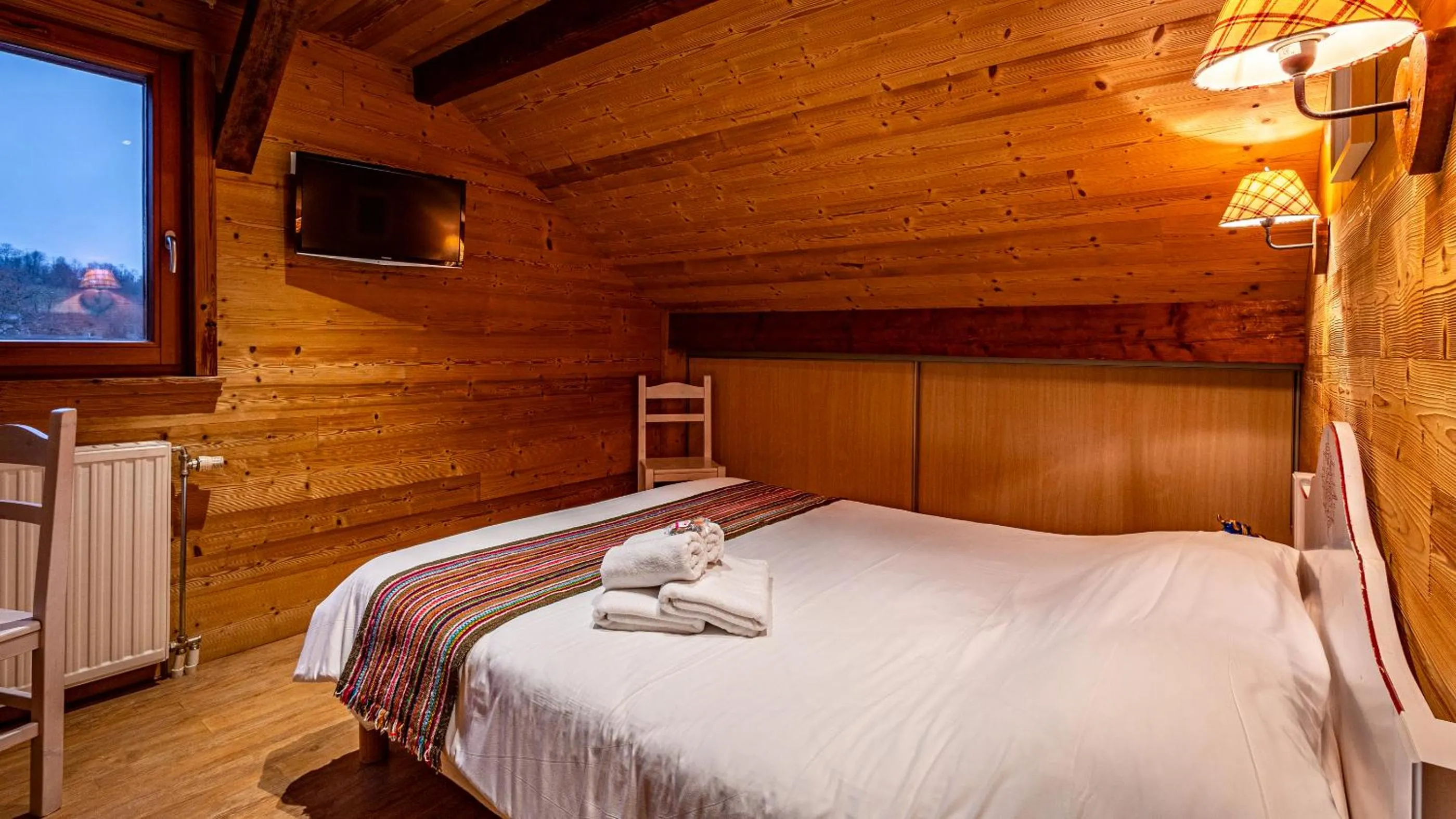 Bed in Hôtel - Restaurant Le Couchetat