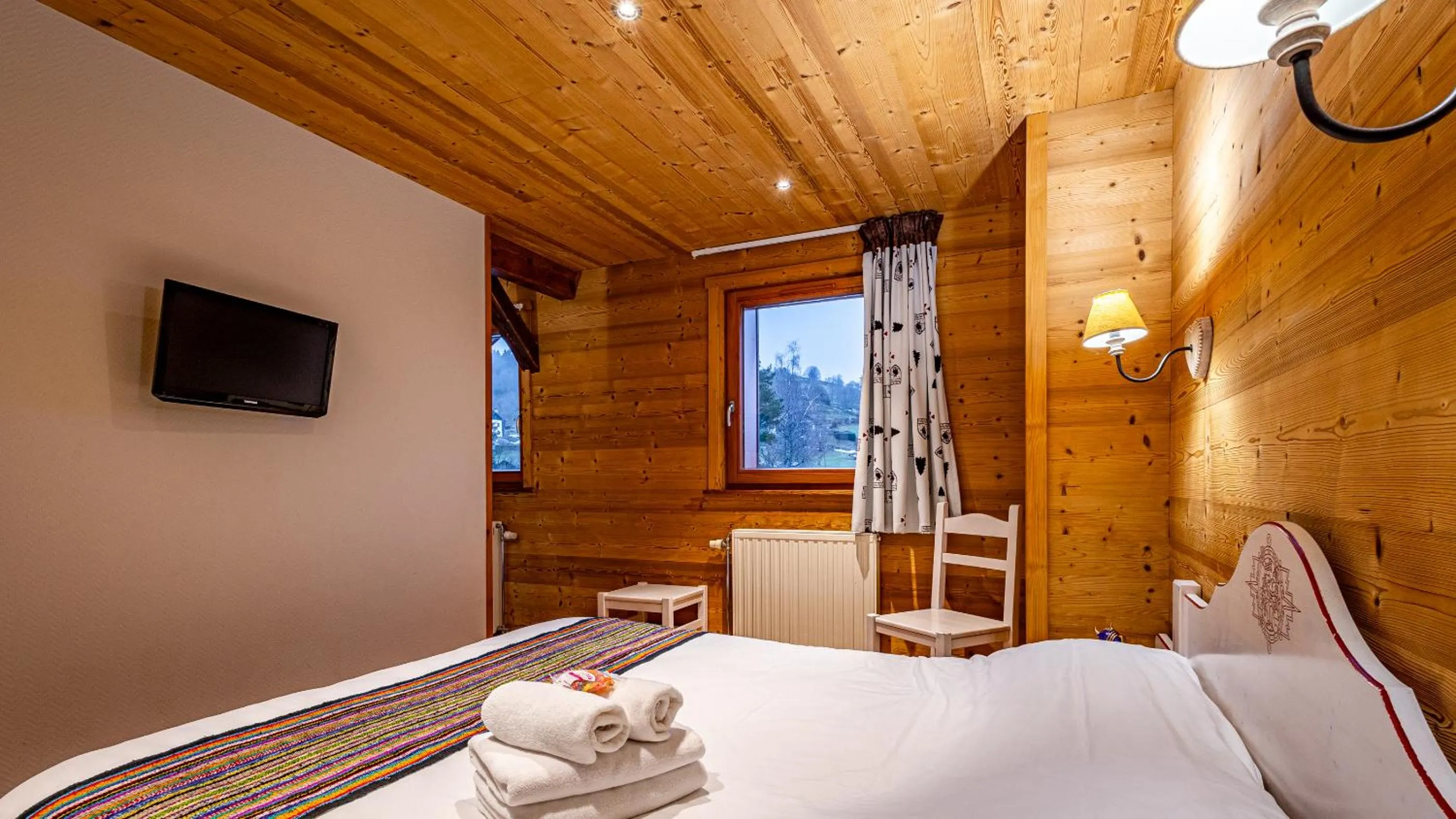 Bed in Hôtel - Restaurant Le Couchetat