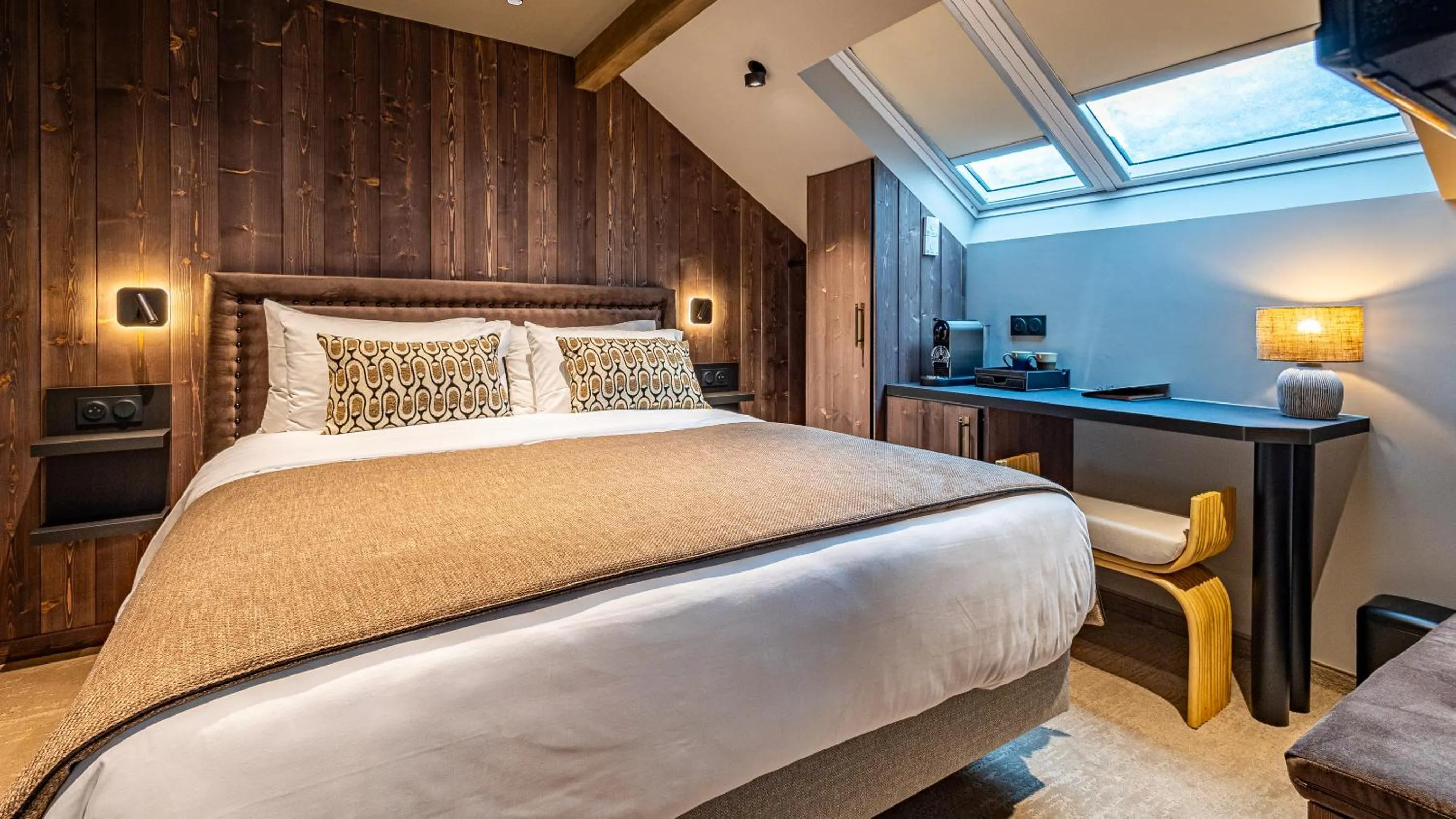 Bed in Hôtel - Restaurant Le Couchetat