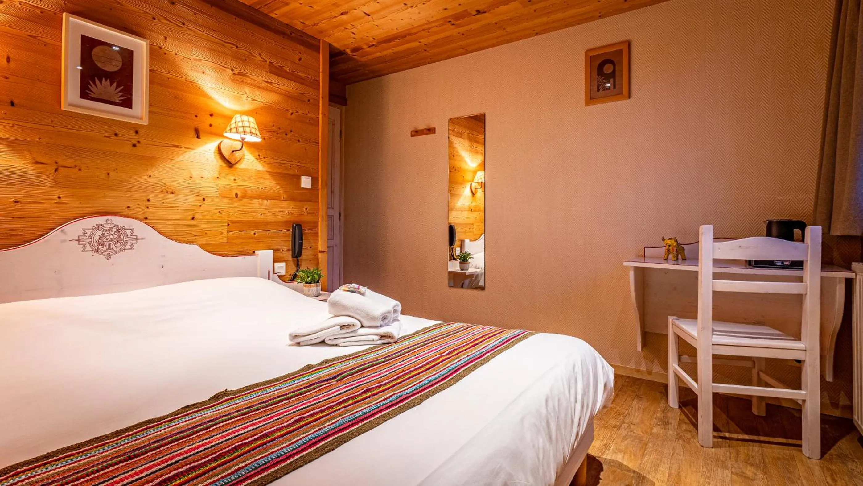 Bed in Hôtel - Restaurant Le Couchetat