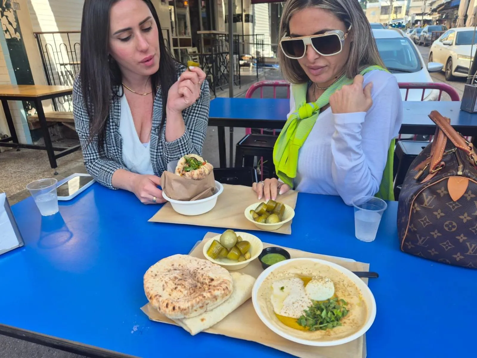 Restaurant/places to eat in Hotel Loui Talpiot