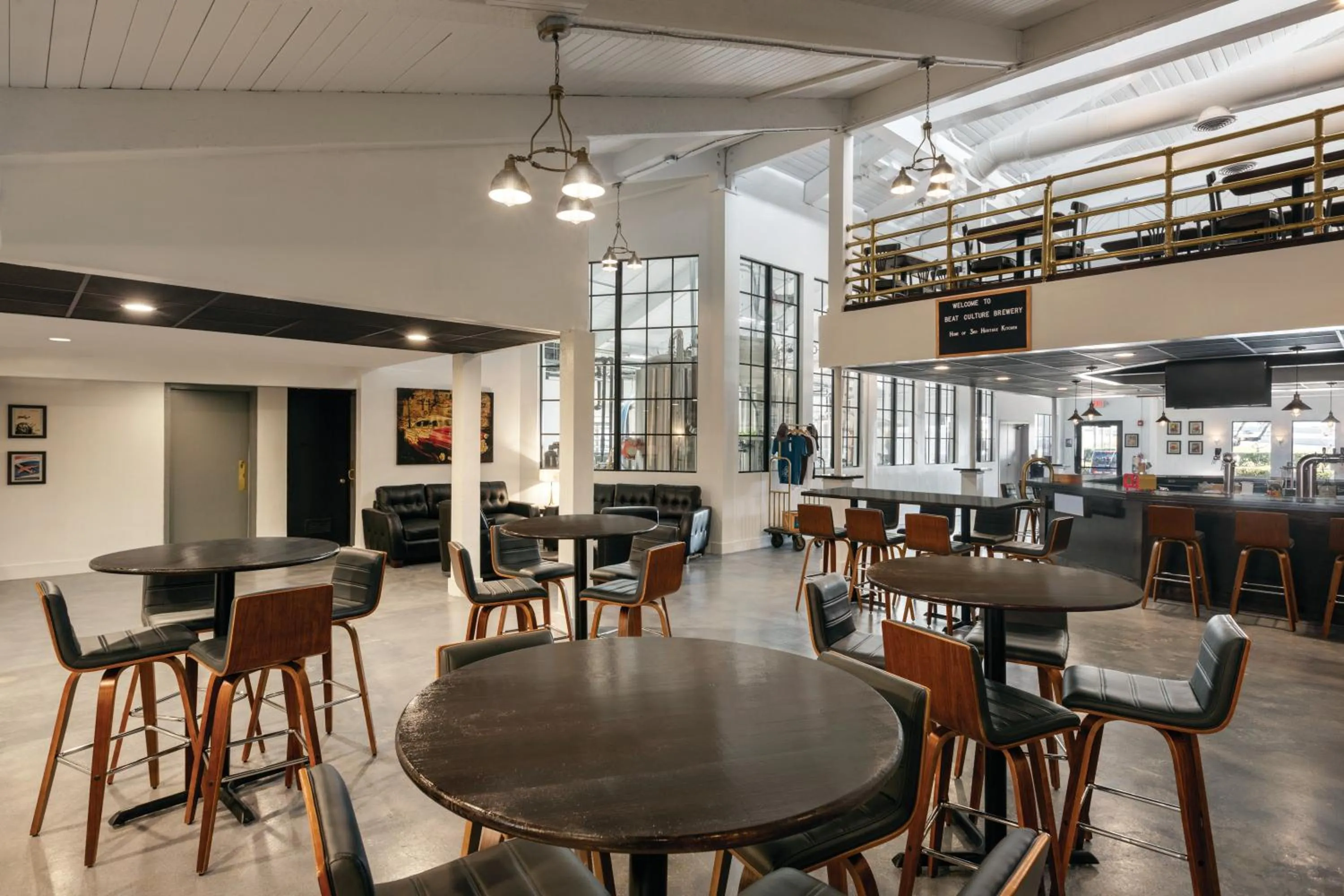 Restaurant/places to eat in enVision Hotel Miami International Airport