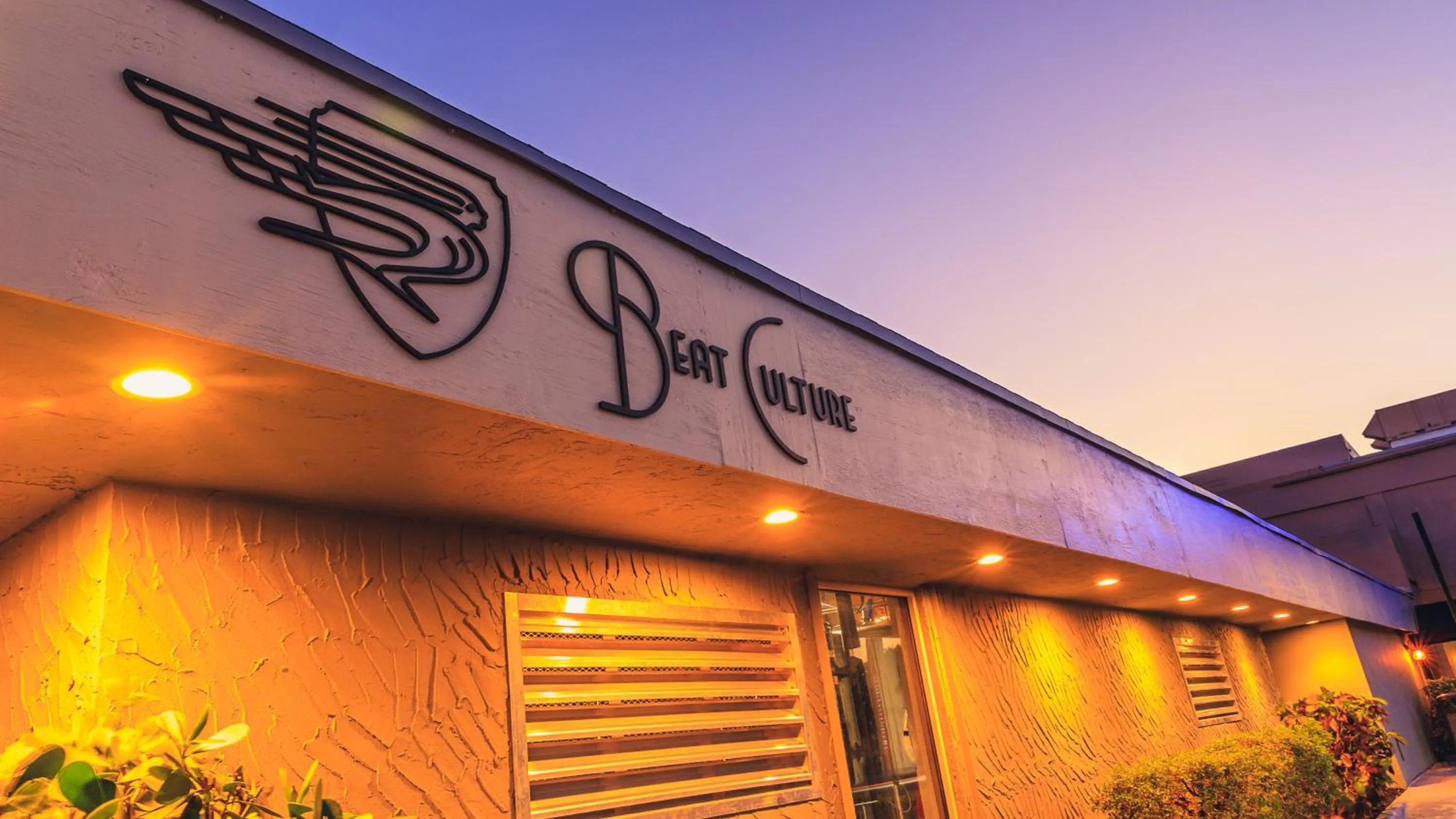 Restaurant/places to eat in enVision Hotel Miami International Airport