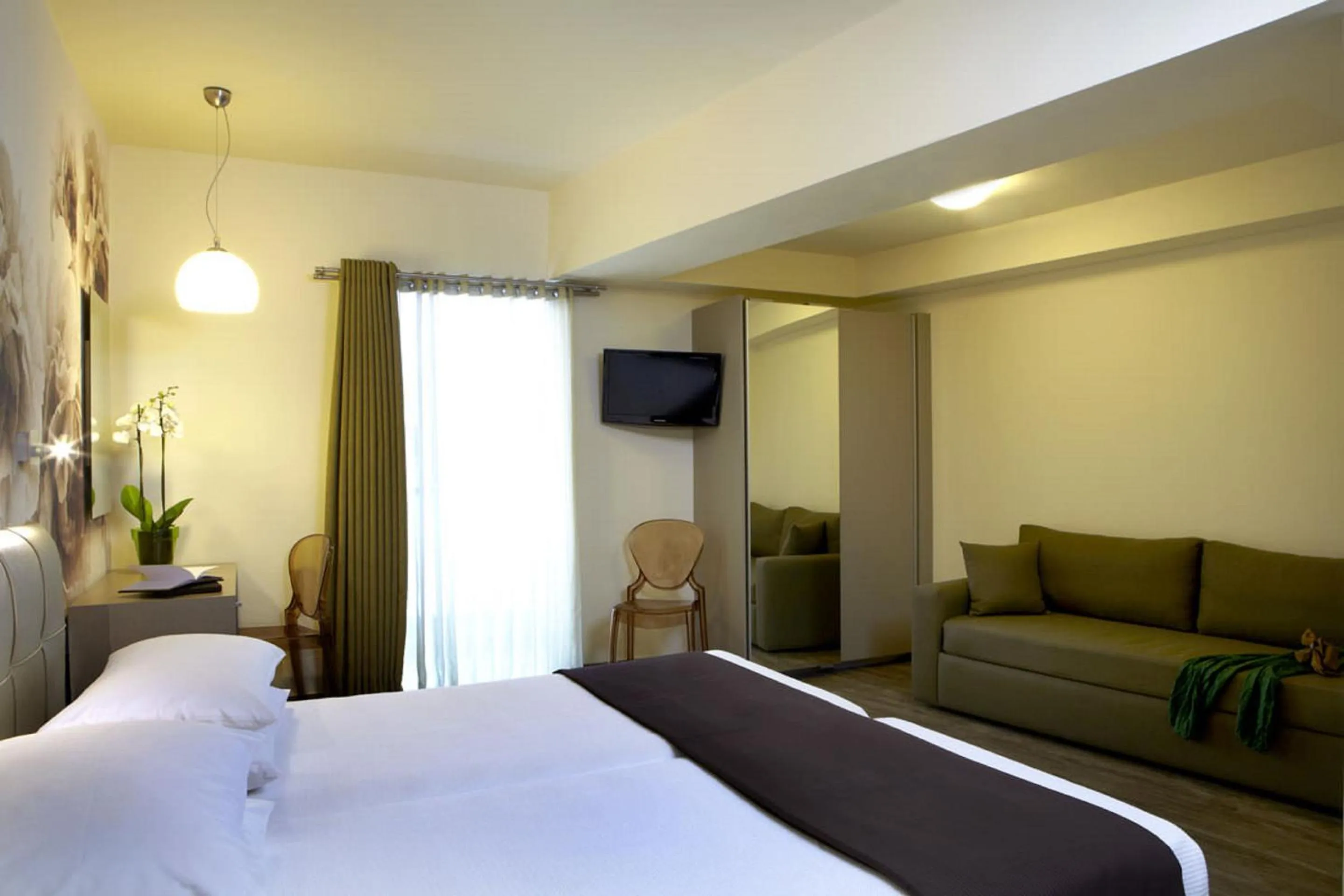 Family Room with Side Sea View in Mouikis Hotel Kefalonia