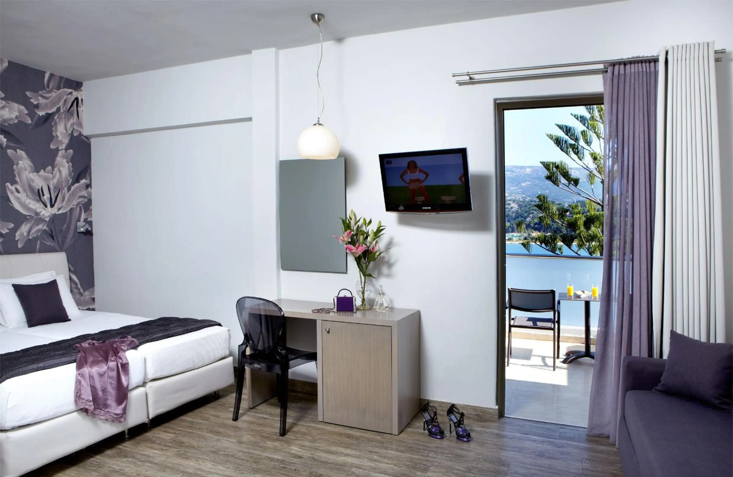 Bed in Mouikis Hotel Kefalonia