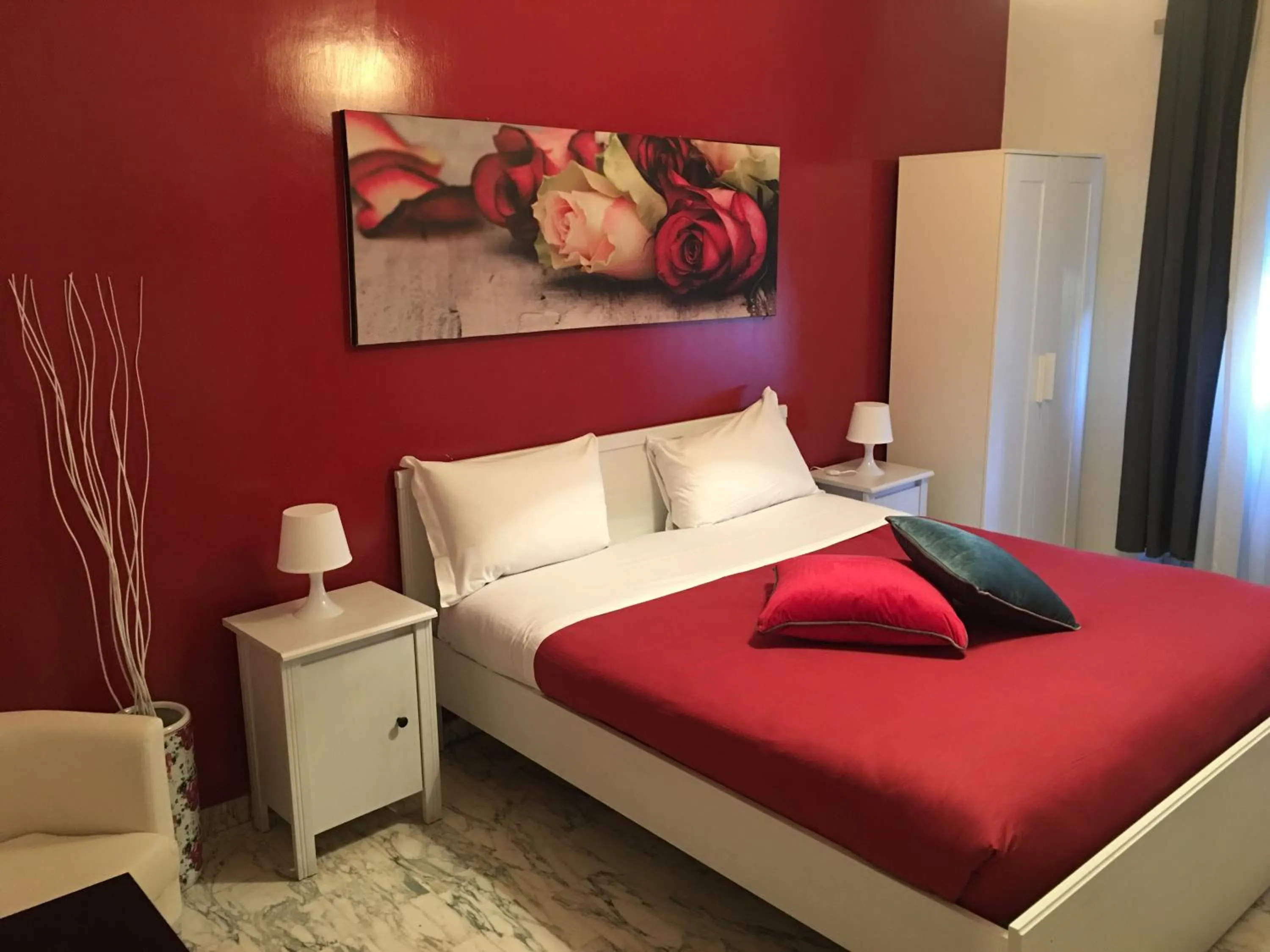 Photo of the whole room, Bed in Domum Vaticani