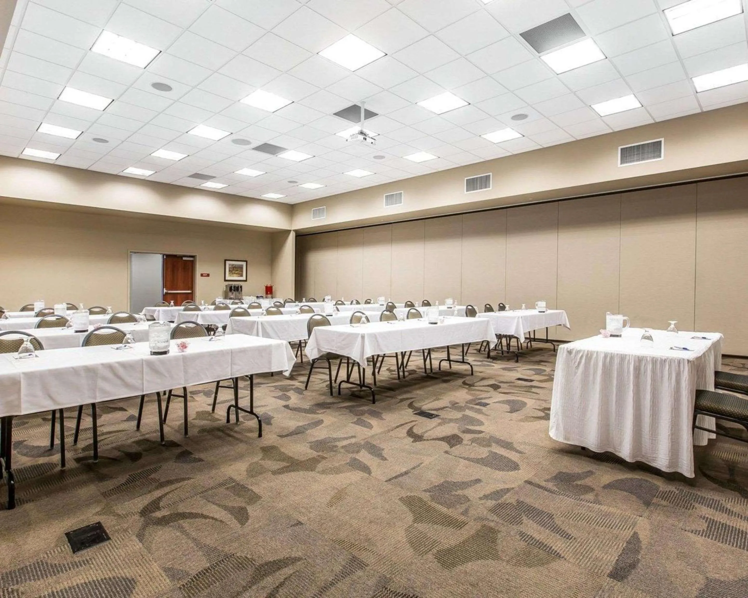 Meeting/conference room in Big Horn Resort, an Ascend Collection Hotel