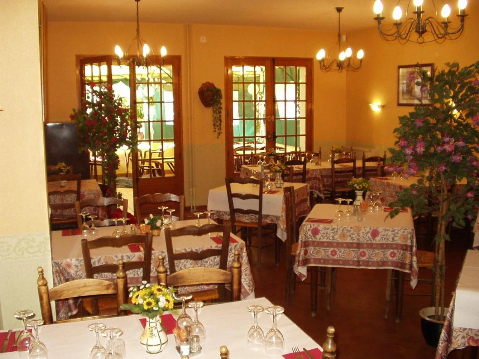 Restaurant/places to eat in La Châtaigneraie