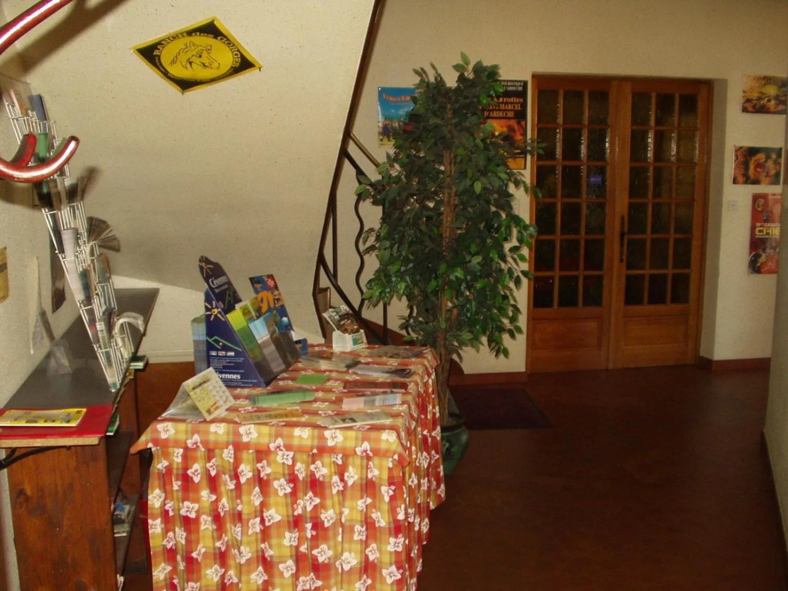 Facade/entrance in La Châtaigneraie