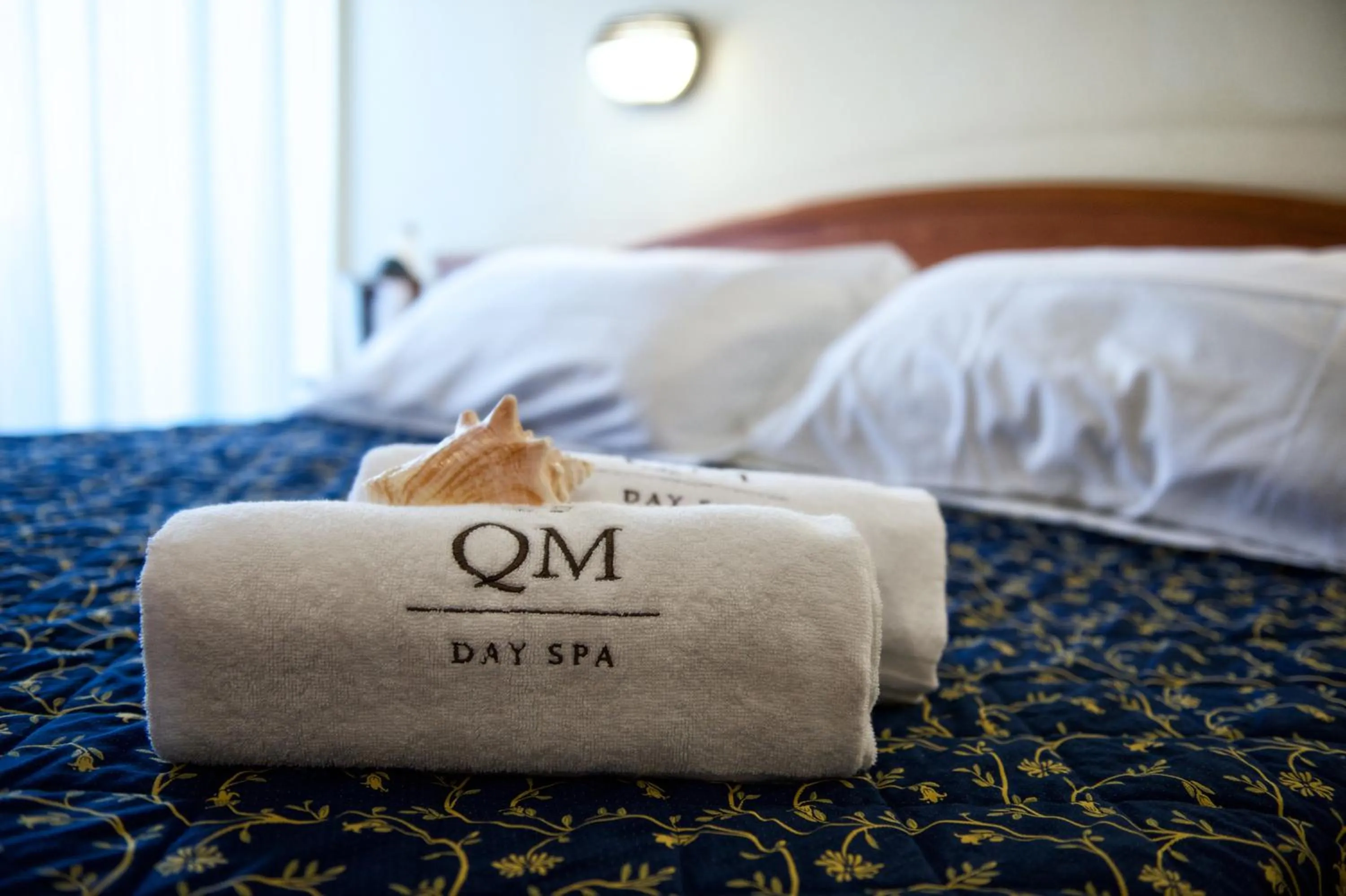 Bed in Hotel Queen Mary