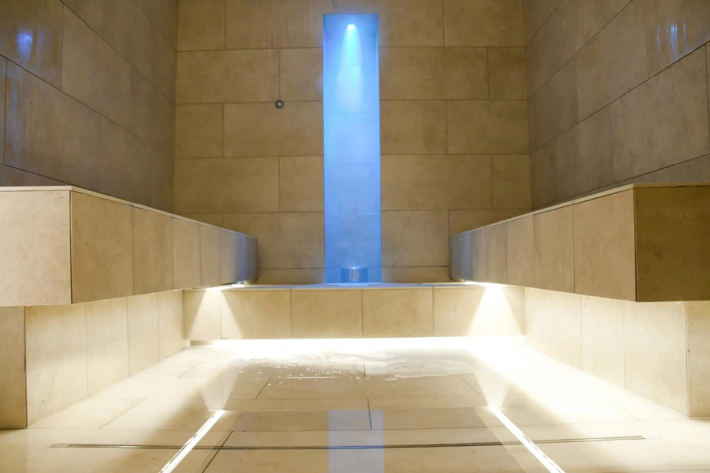 Steam room in Hotel Queen Mary