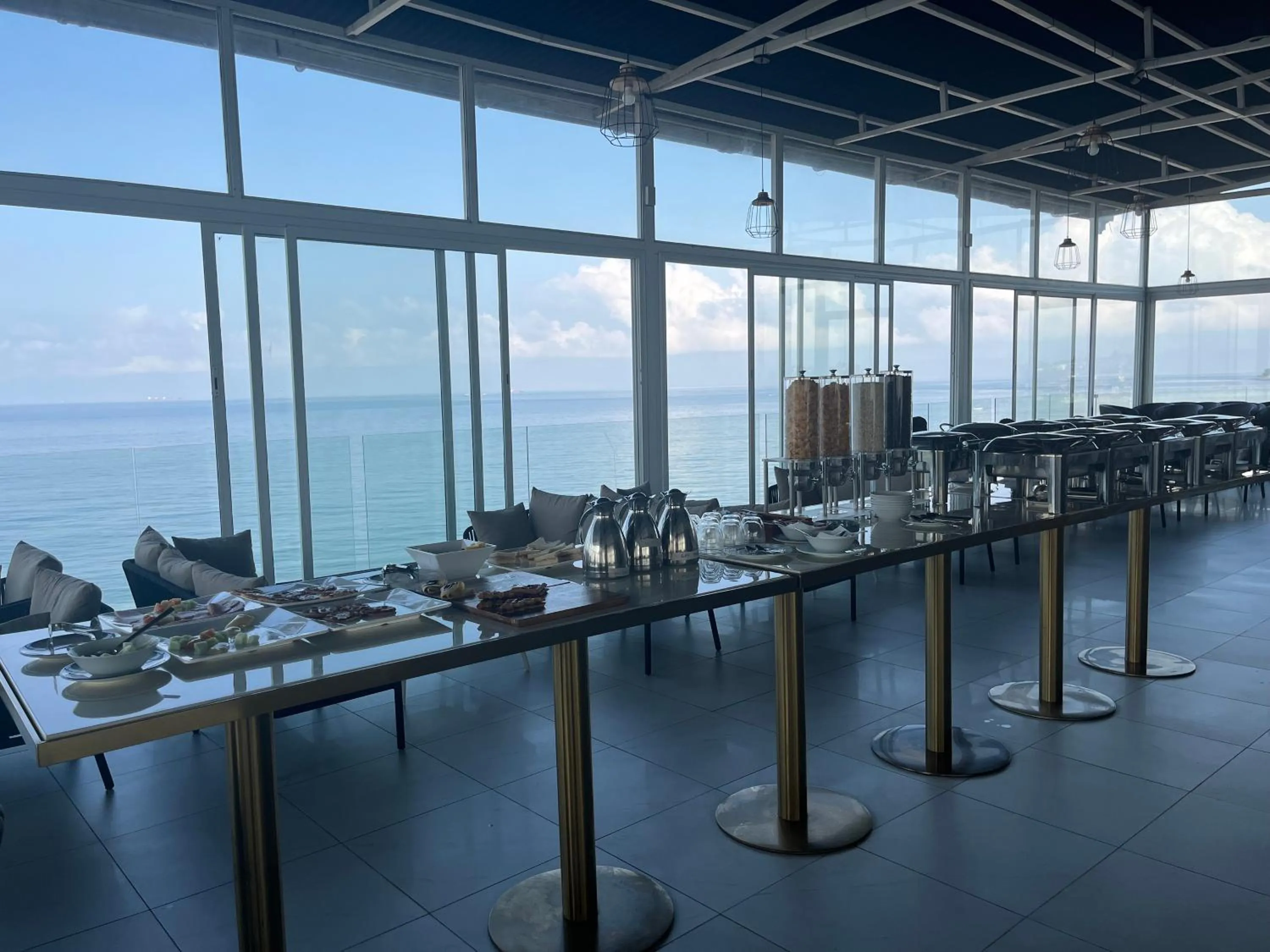 Buffet breakfast in Sierra Palms Resort