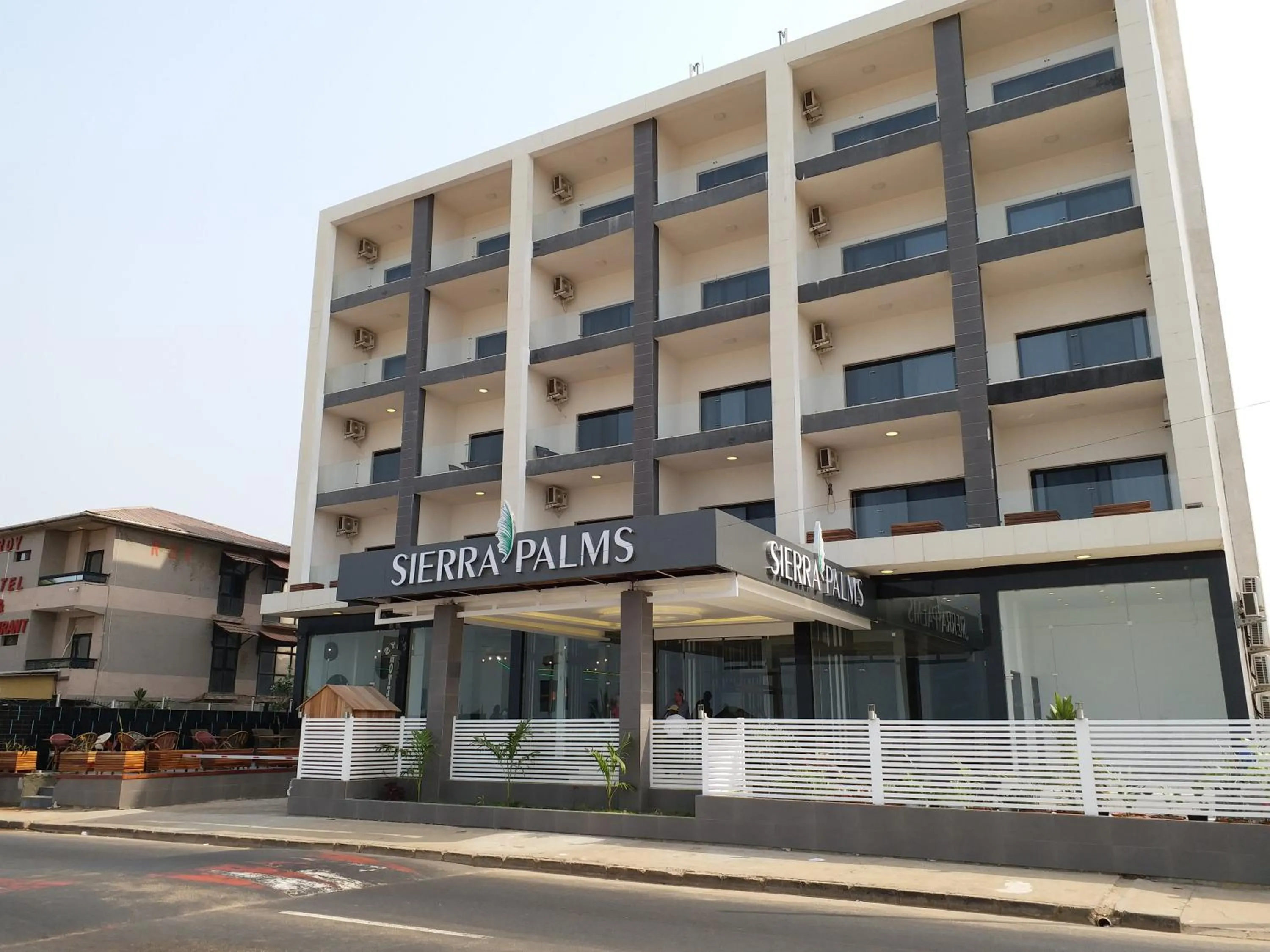 Facade/entrance in Sierra Palms Resort