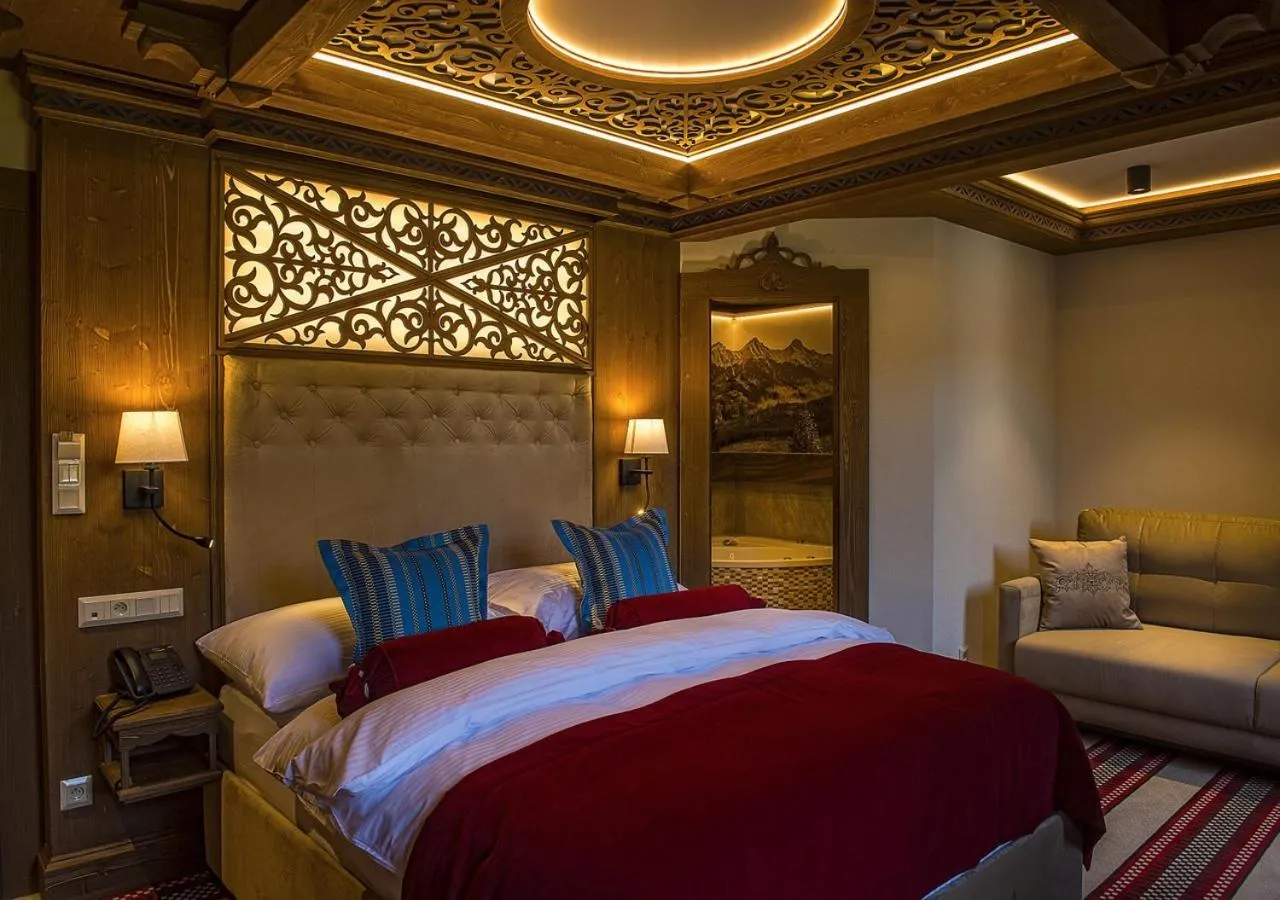 Bathroom, Bed in Grand Hotel**** Bachledka Strachan