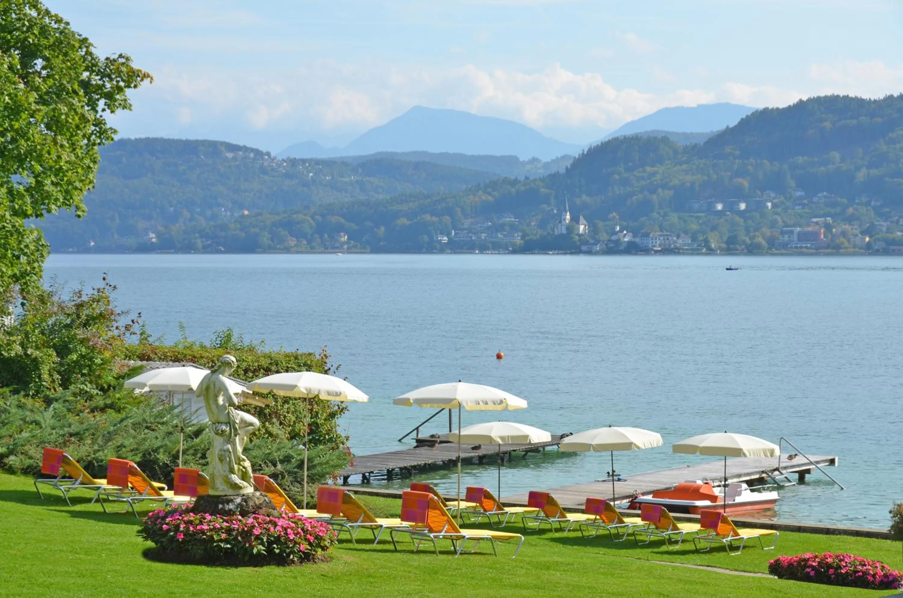 Beach in Dermuth Hotels – Parkvilla Wörth