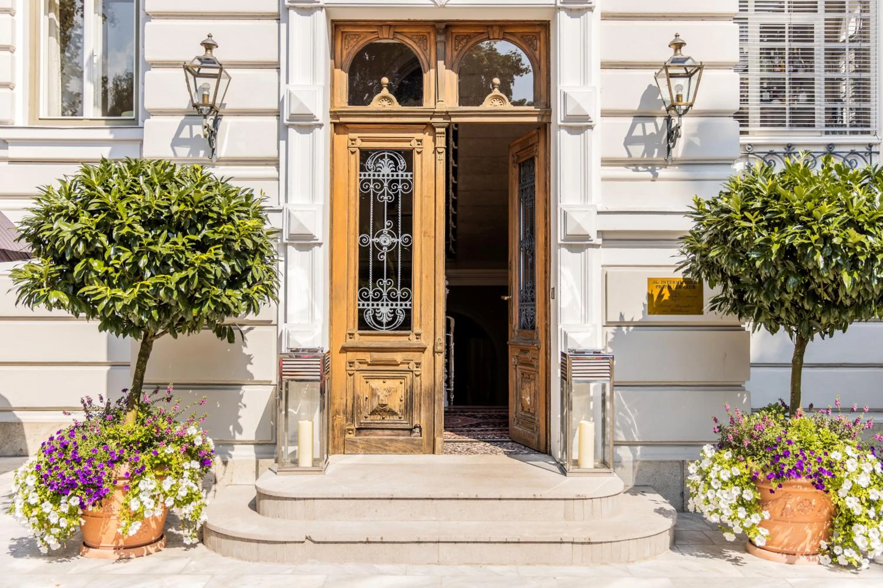 Property building in Dermuth Hotels – Parkvilla Wörth