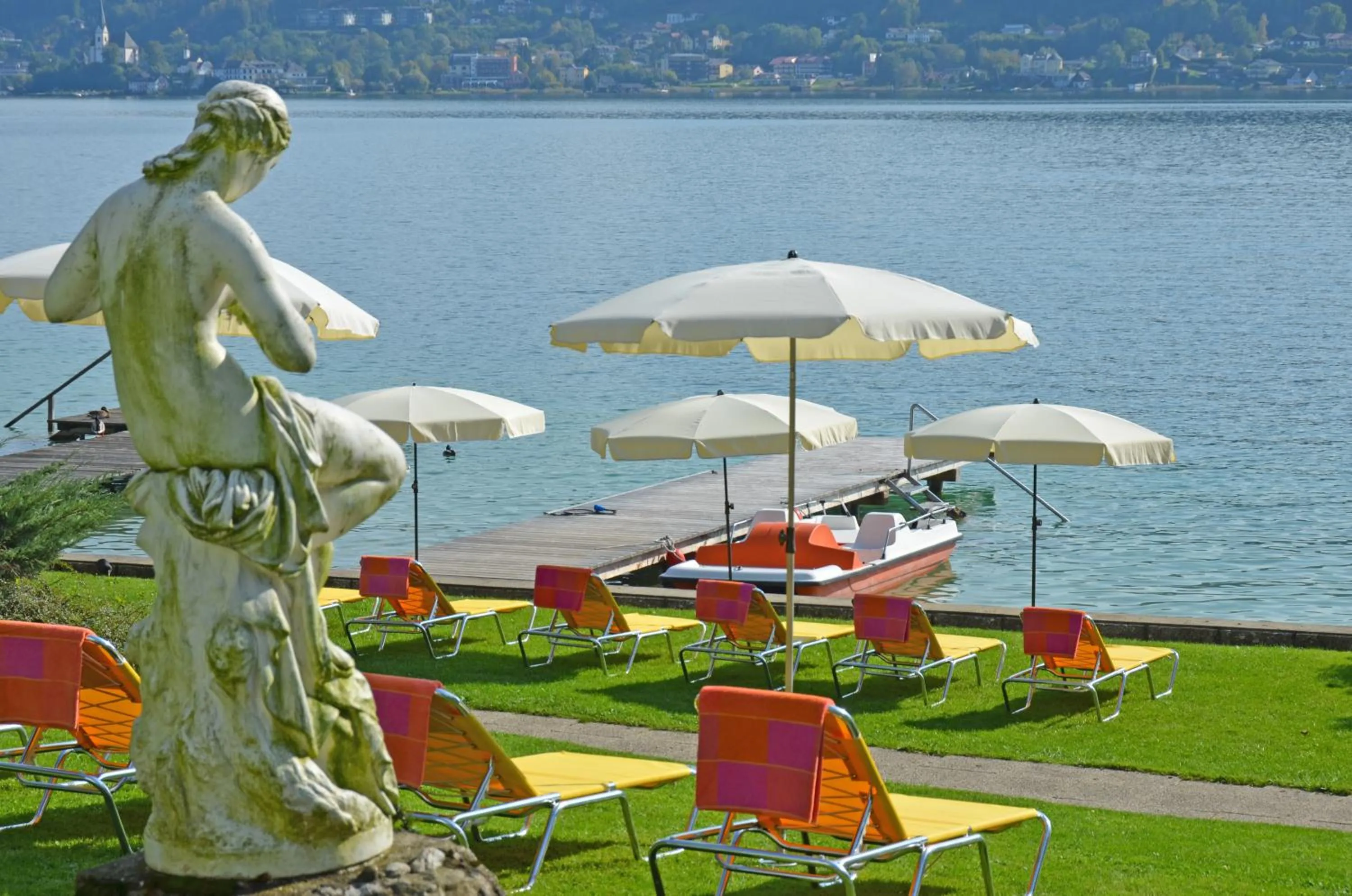 Beach in Dermuth Hotels – Parkvilla Wörth