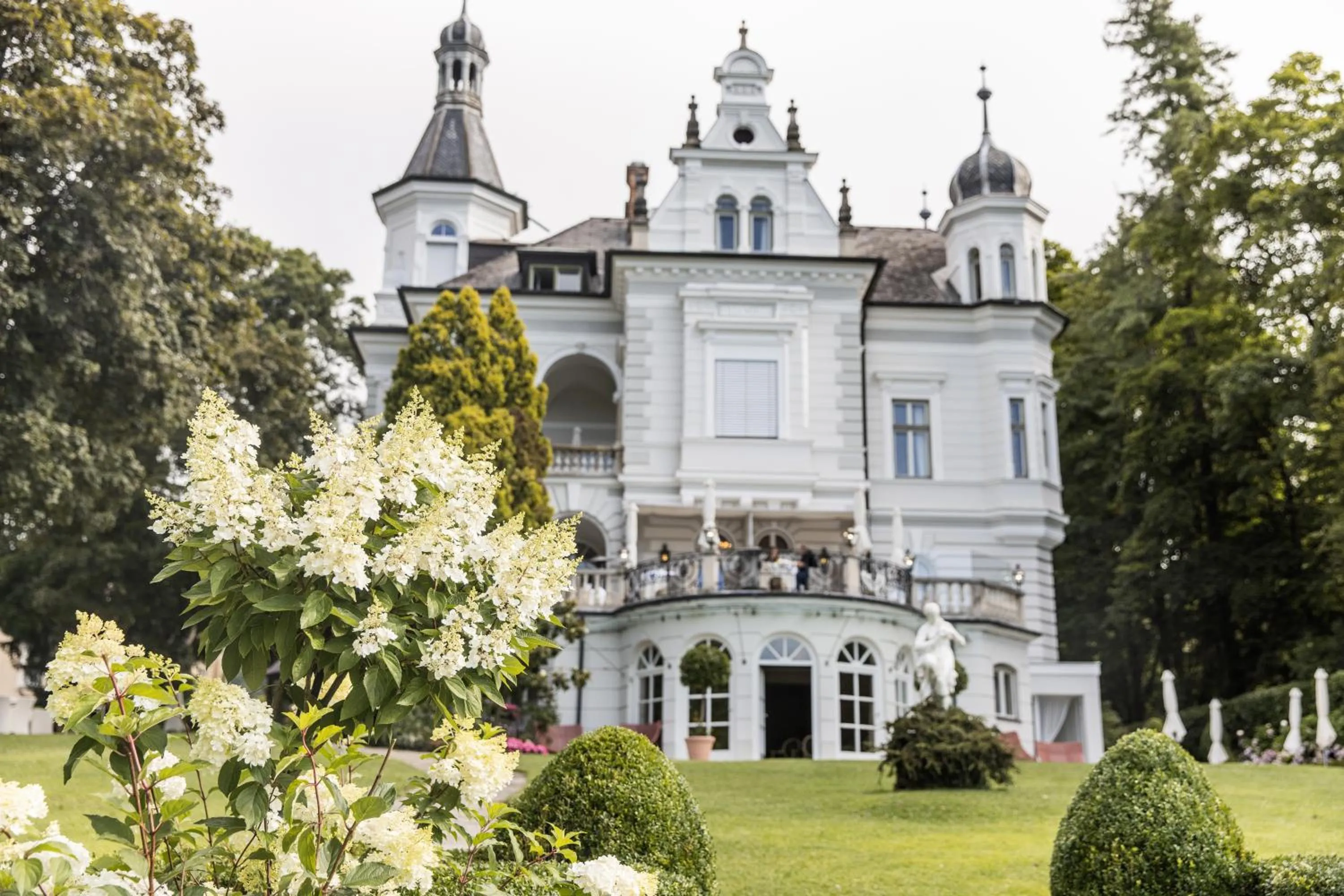 Property building in Dermuth Hotels – Parkvilla Wörth