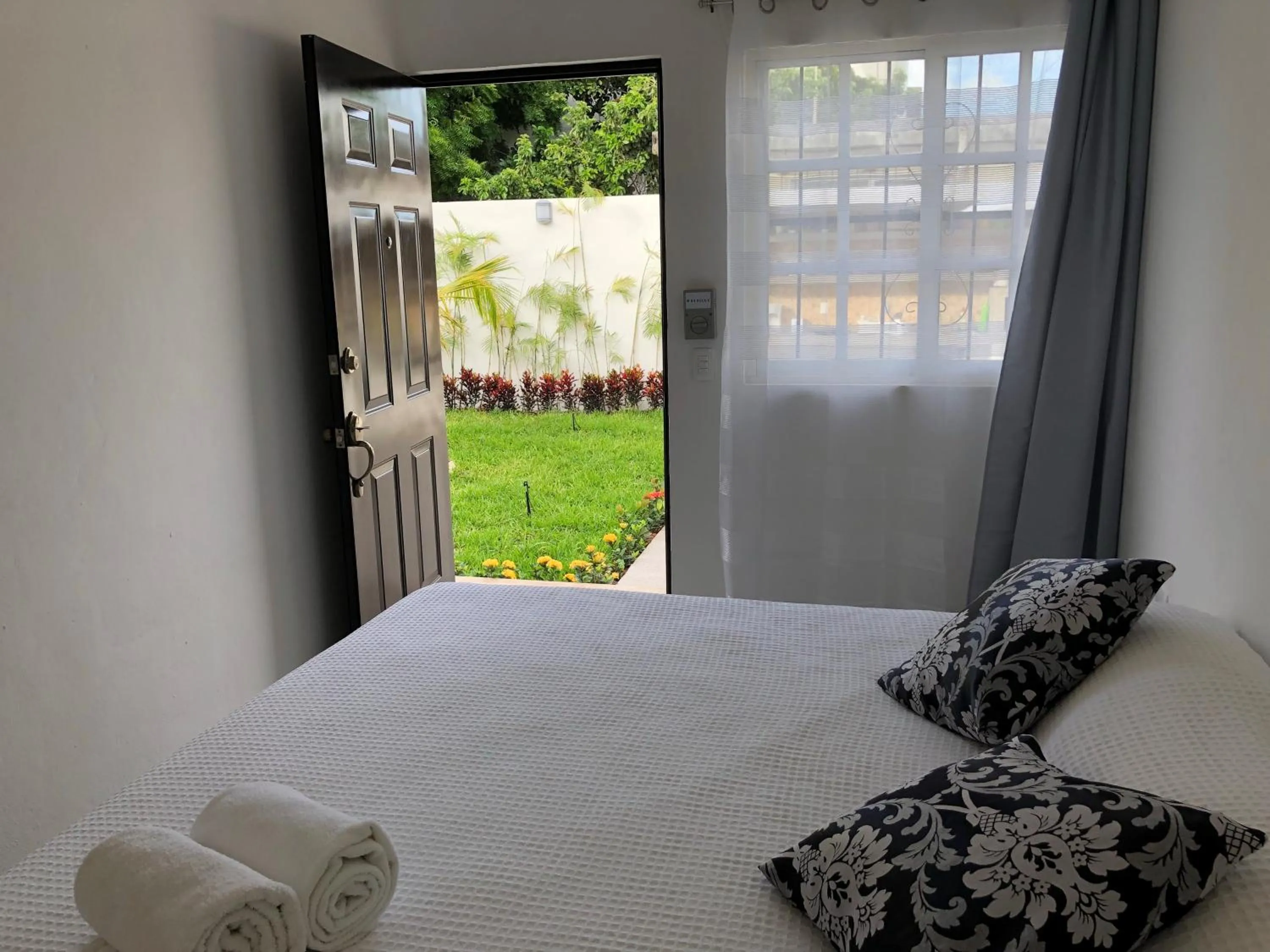 Bed in Vacation Rental - Standard Room at Casa Cocoa