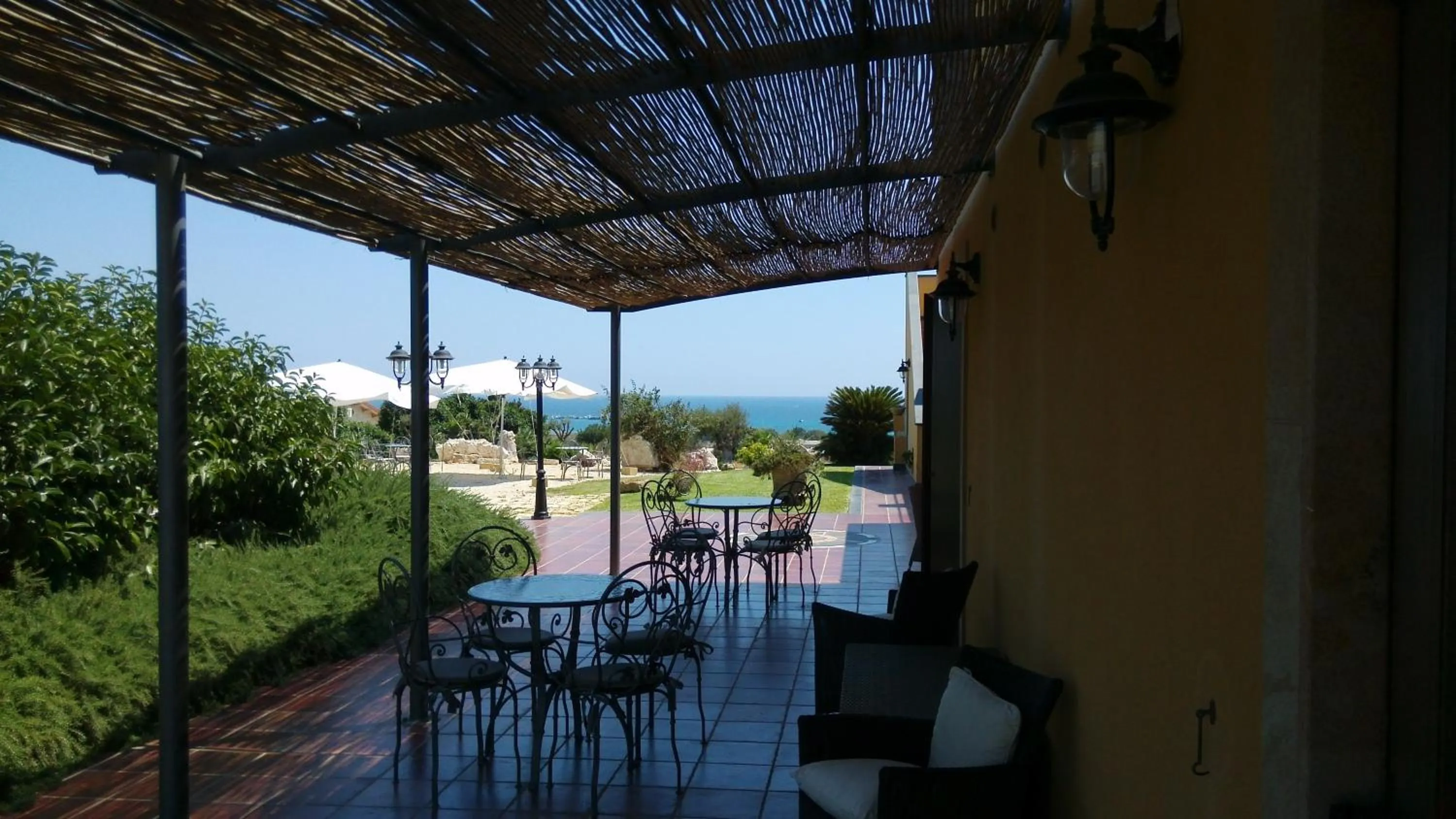 Patio in Hotel Resort La Rosa Dei Venti