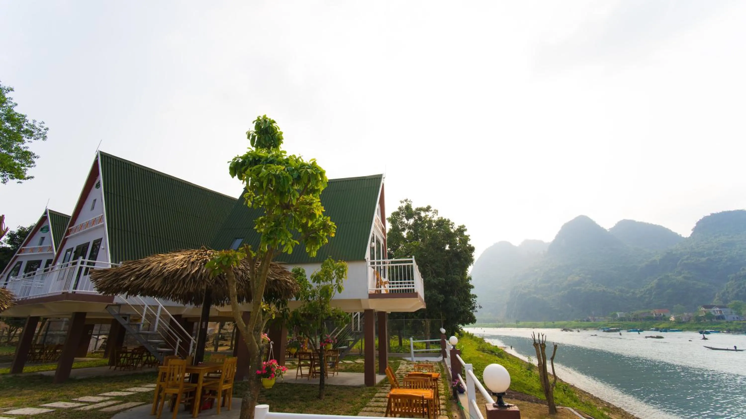 Facade/entrance in Carambola Bungalow