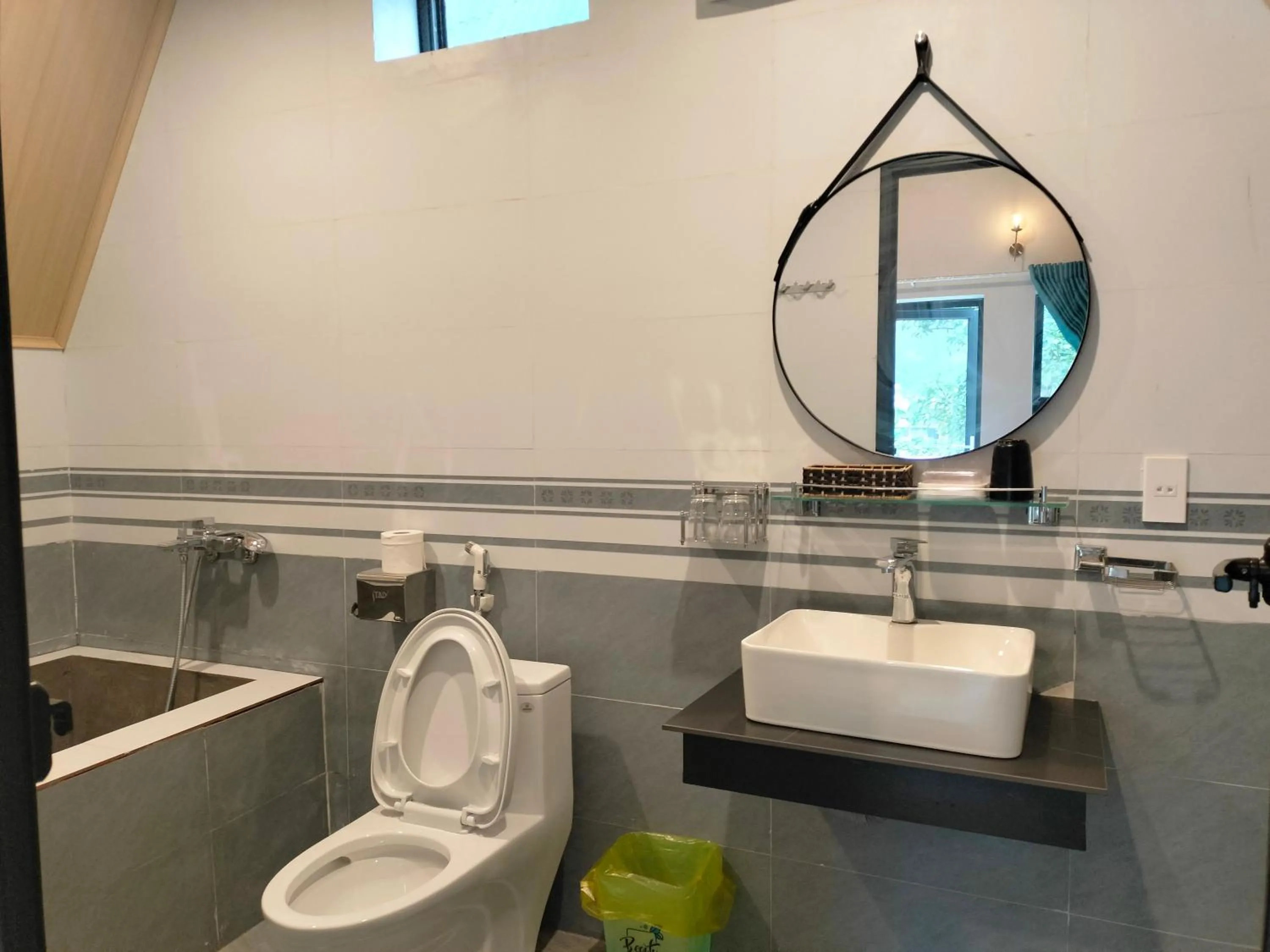 Toilet in Carambola Bungalow