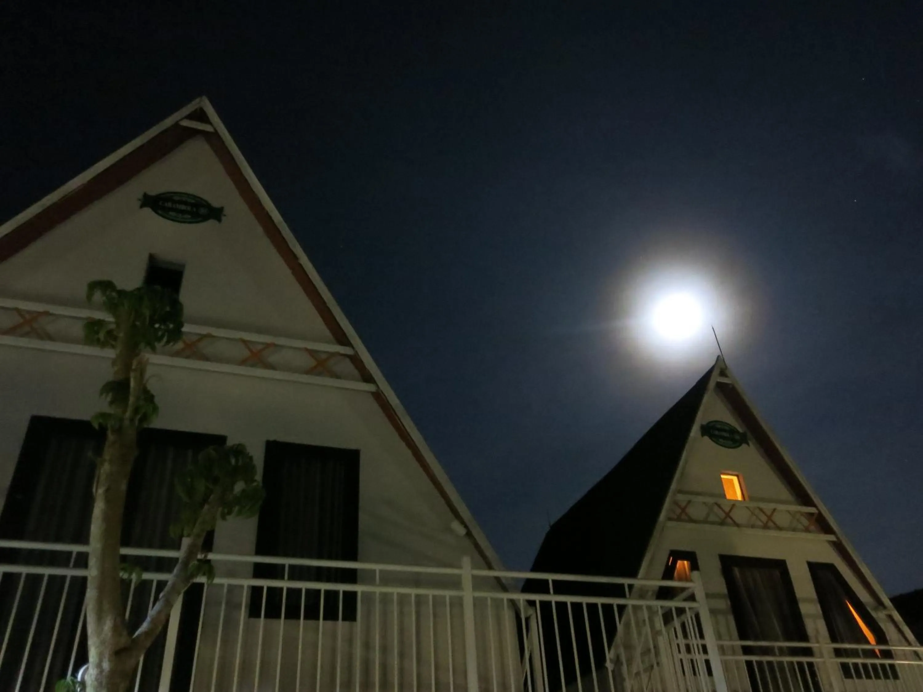 Dining area in Carambola Bungalow