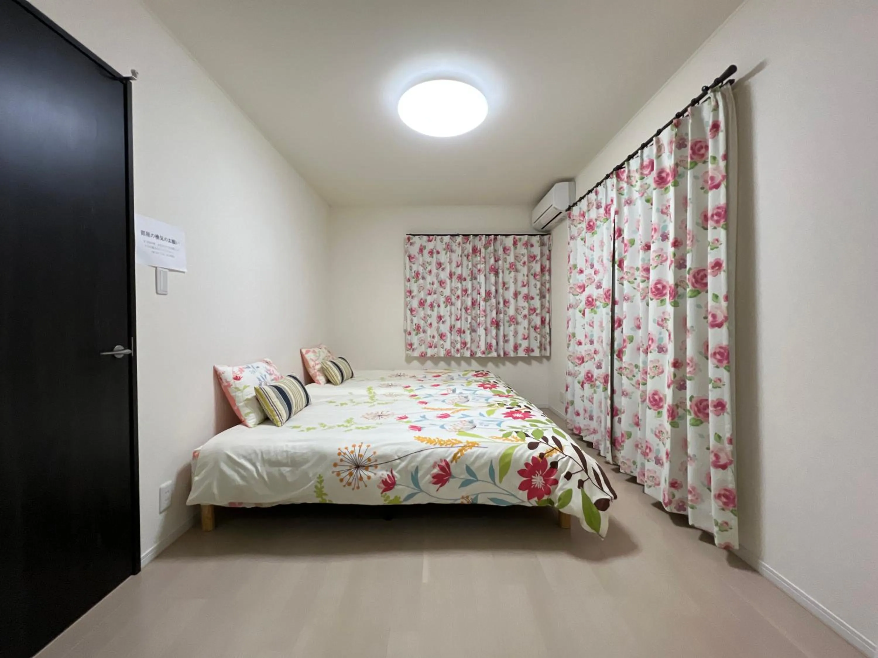 Photo of the whole room, Bed in Nara Guesthouse Kaede