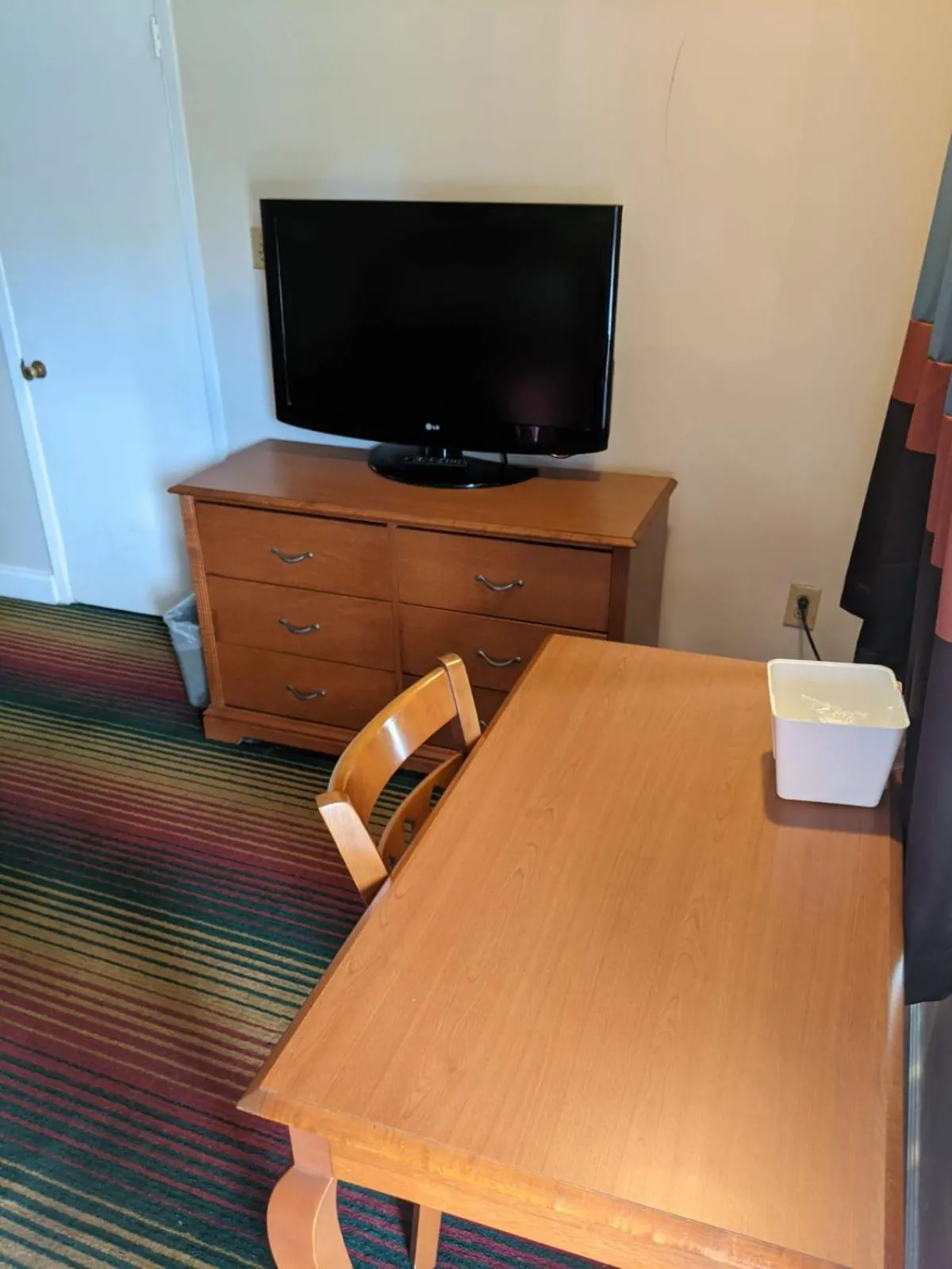 Azalea Inn & Suites
