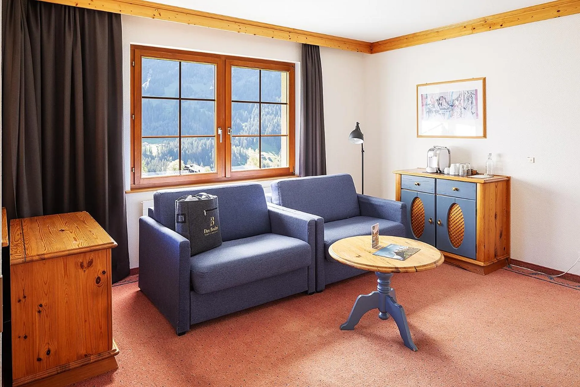 Seating area in Hotel Bodmi