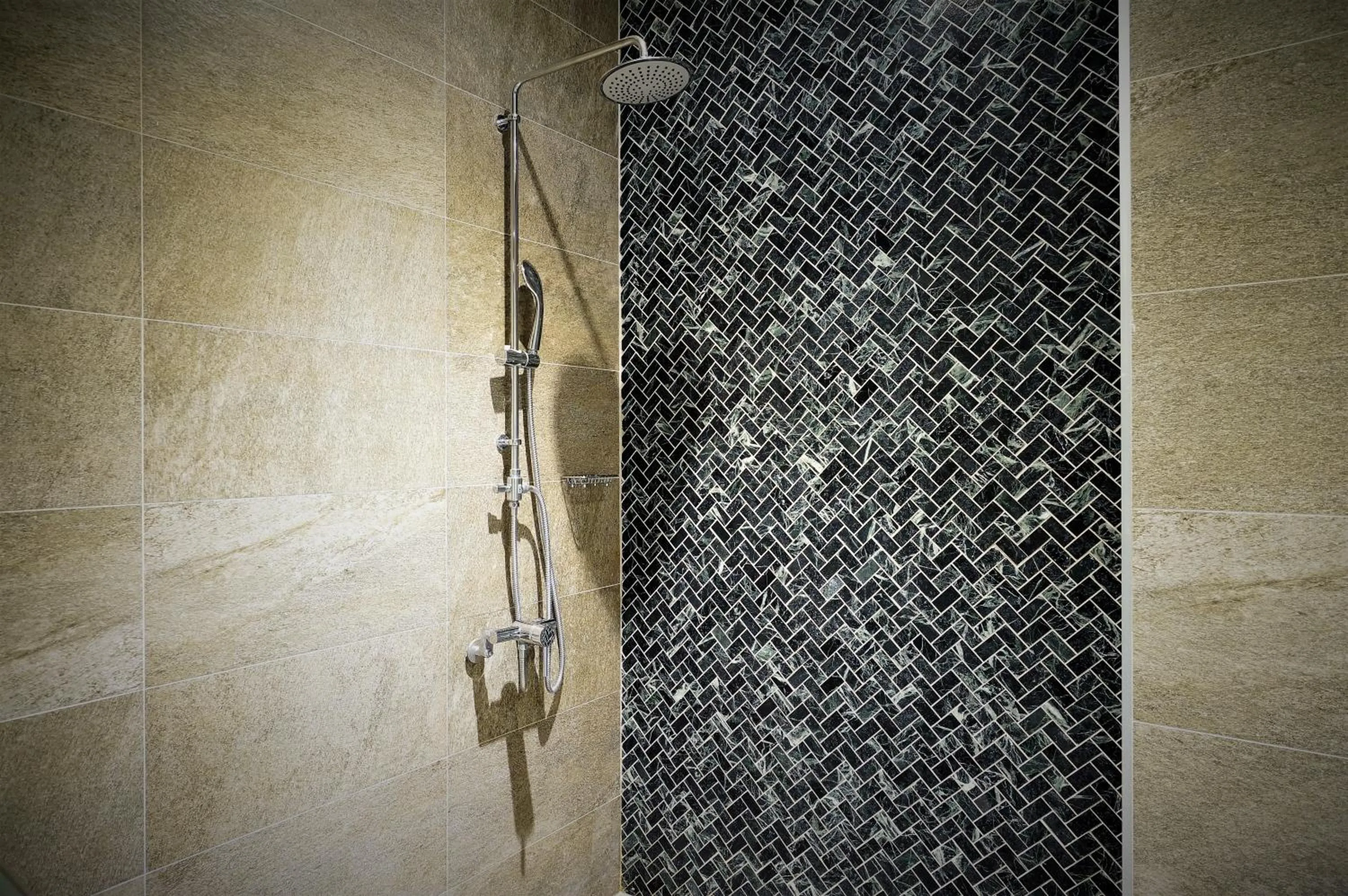 Shower in Shu Jia Motel