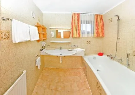 Bathroom in Hotel Menthof