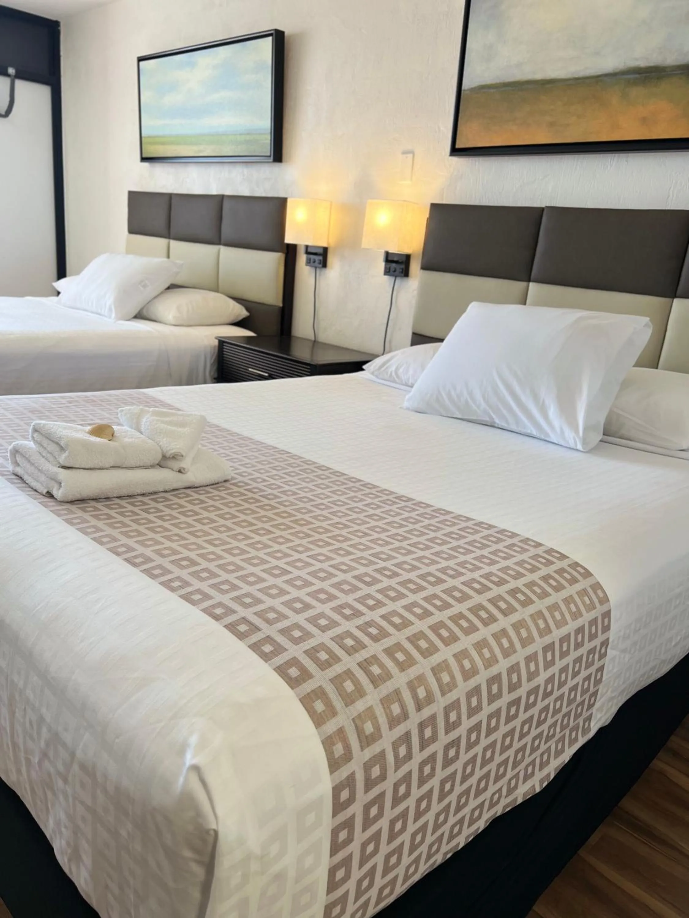 Flamingo Inn Beachfront - Daytona Beach