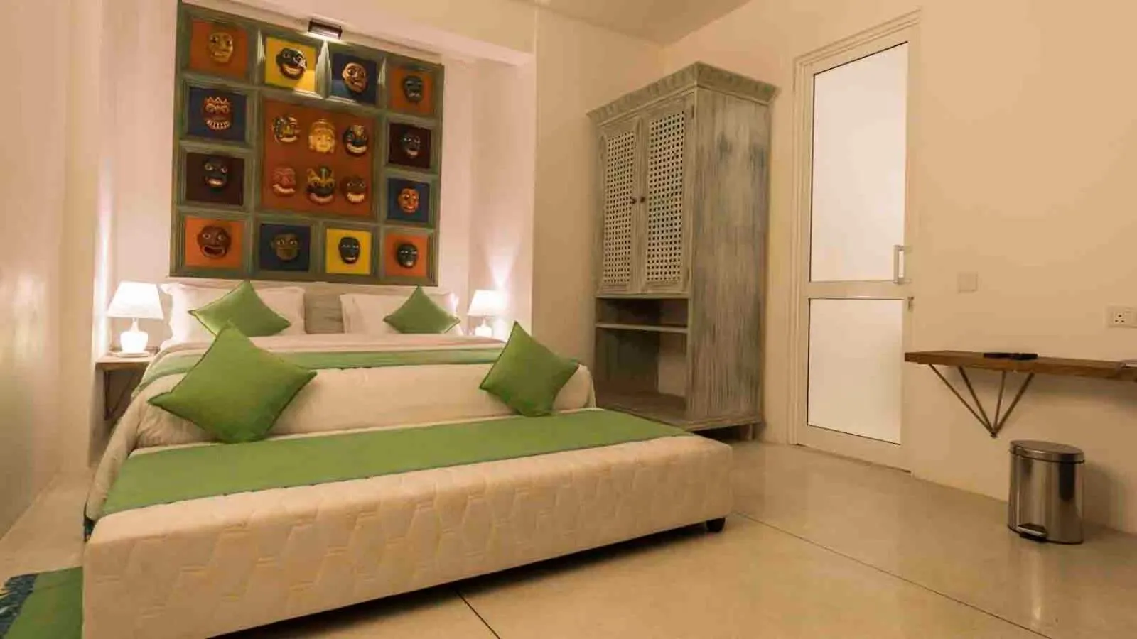 Bedroom, Bed in 18 Faces with free drop off to Galle Fort by TukTuk