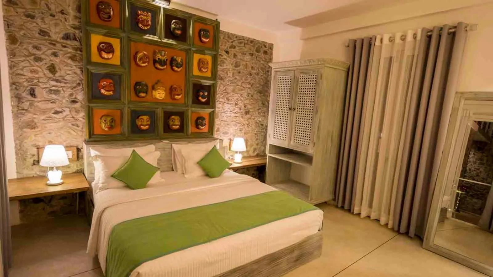 Bedroom, Bed in 18 Faces with free drop off to Galle Fort by TukTuk