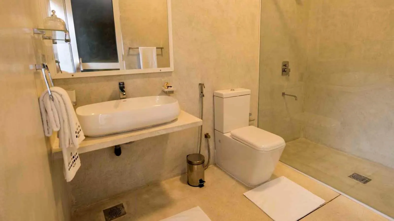 Bathroom in 18 Faces with free drop off to Galle Fort by TukTuk