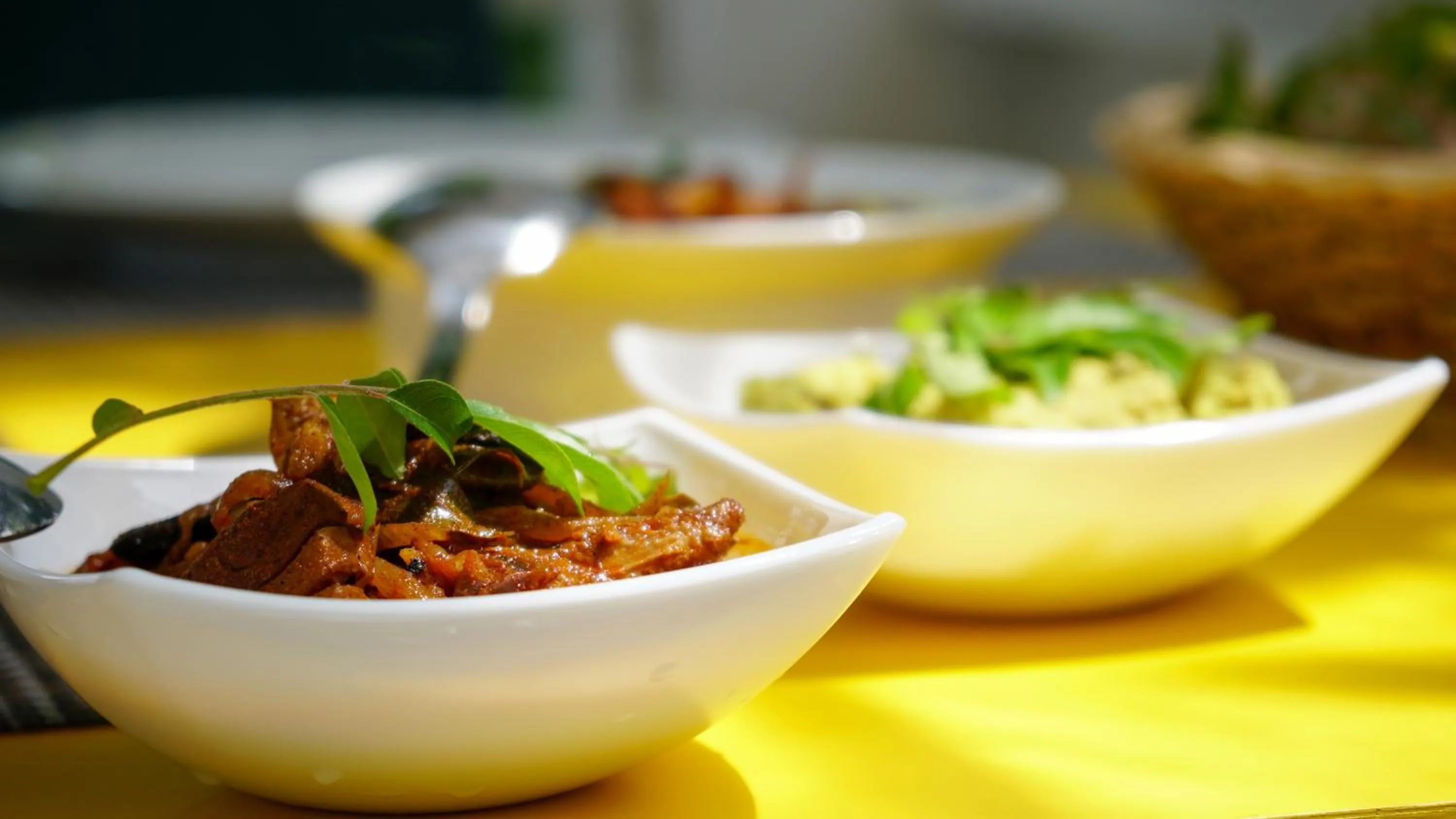 Lunch in 18 Faces with free drop off to Galle Fort by TukTuk