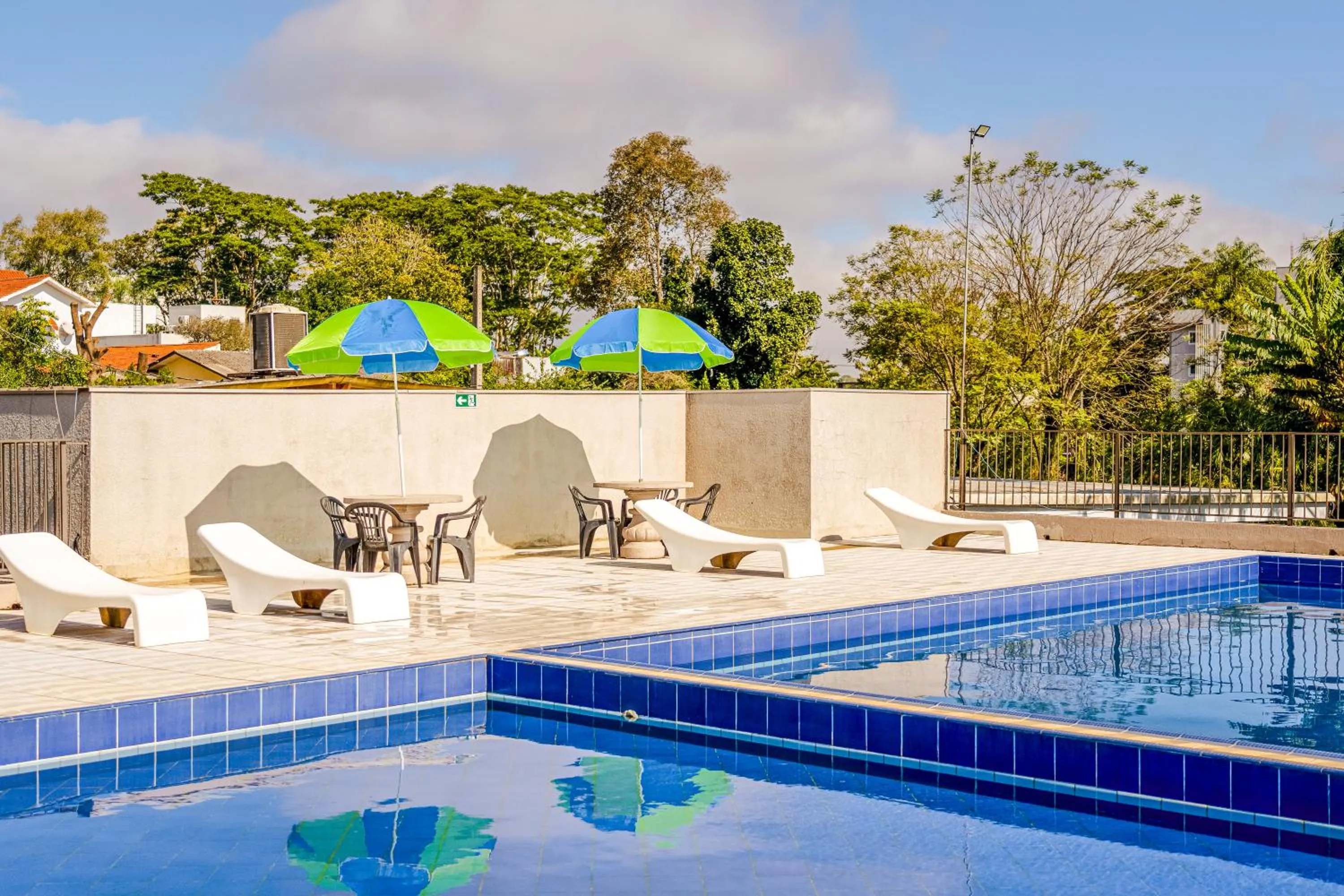 Swimming pool in VELINN Hotel Natureza Foz