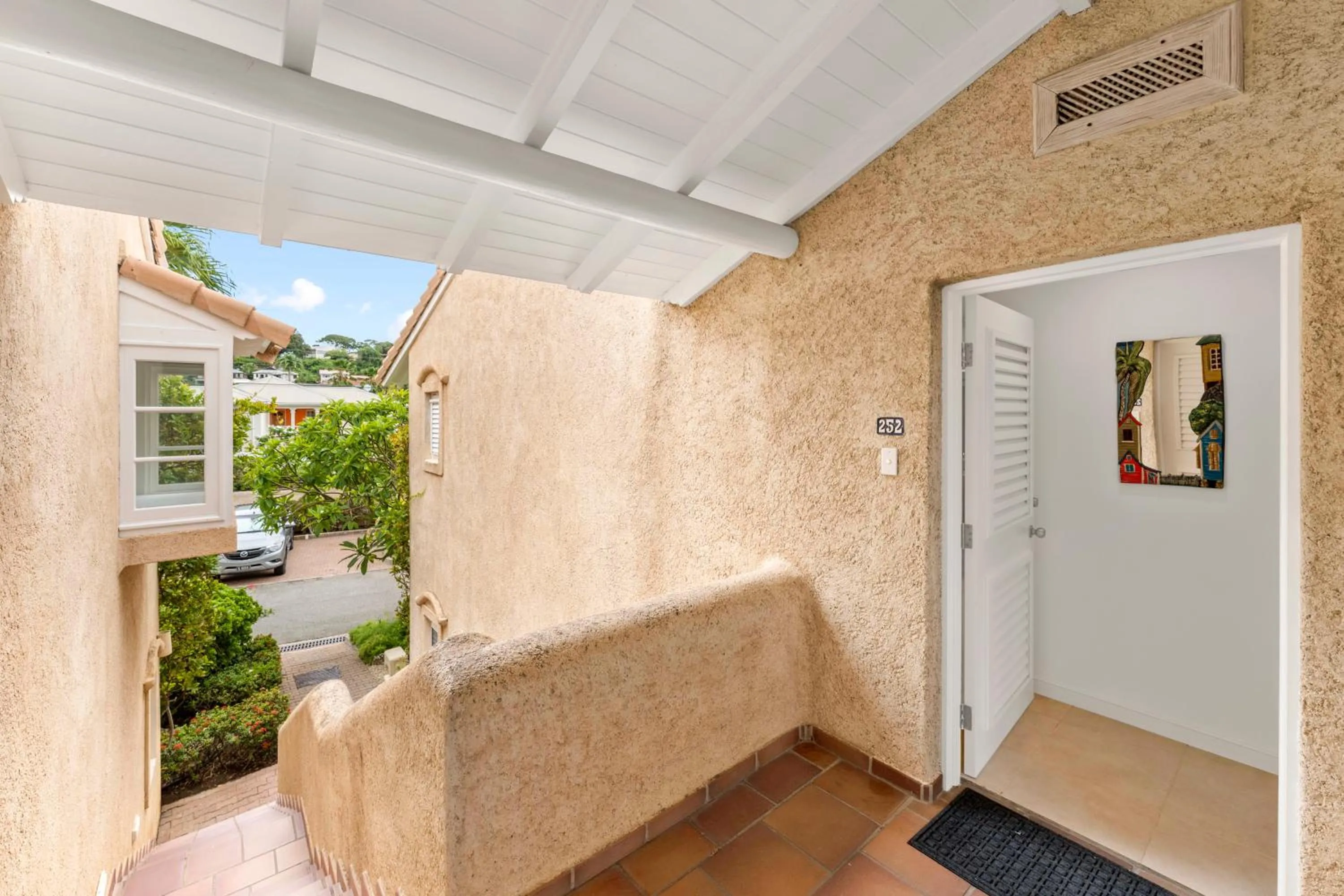 Facade/entrance in Port St. Charles