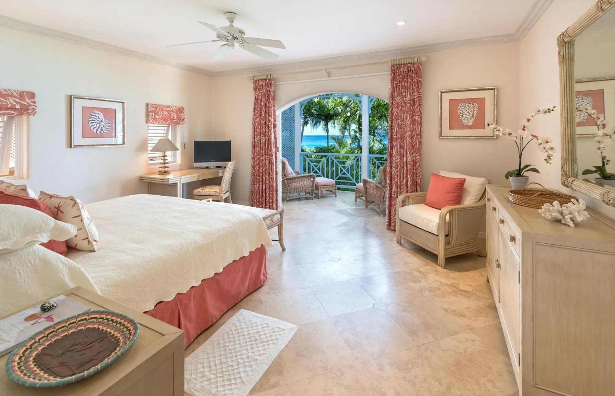 Bedroom, Bed in Port St. Charles