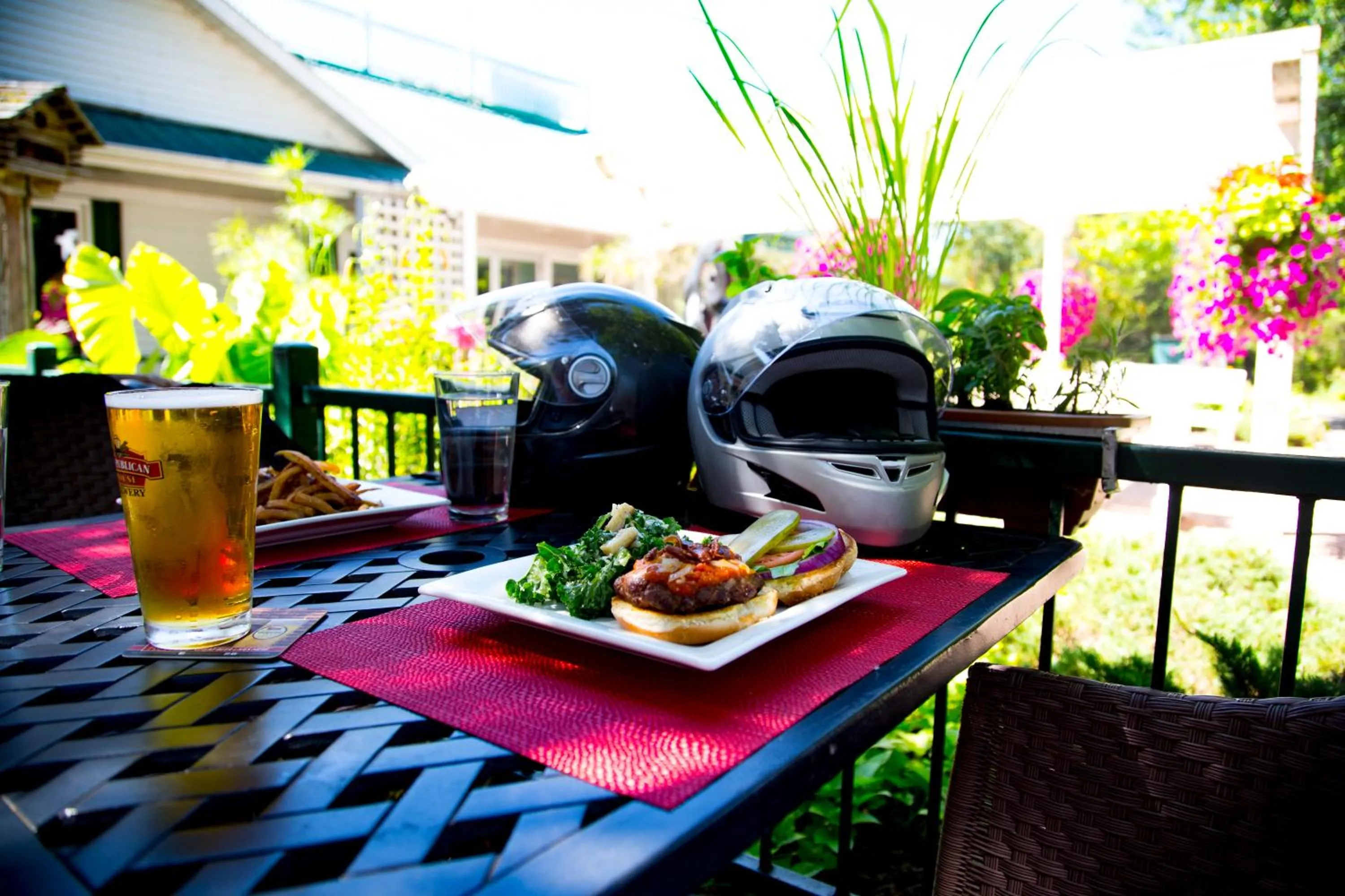 Restaurant/places to eat in Elmhirst's Resort