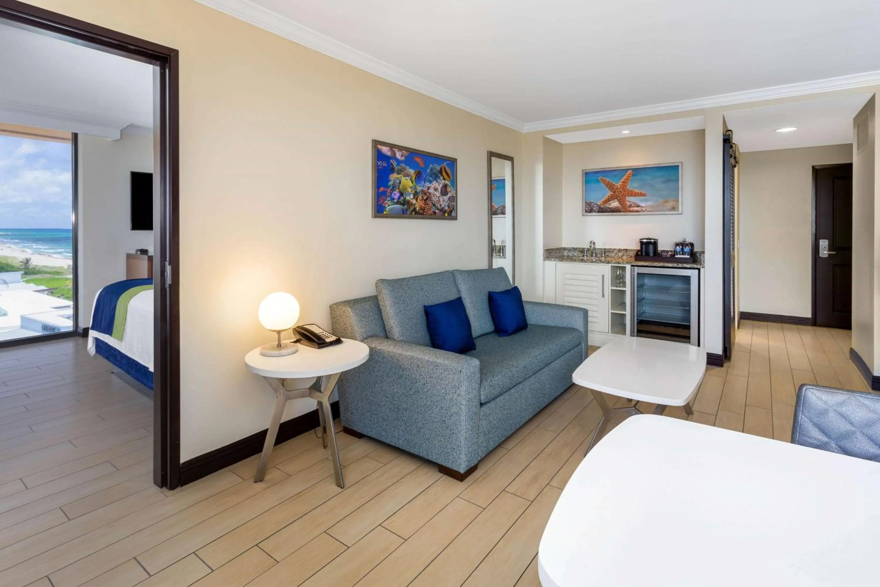 Photo of the whole room, Bed in Wyndham Deerfield Beach Resort