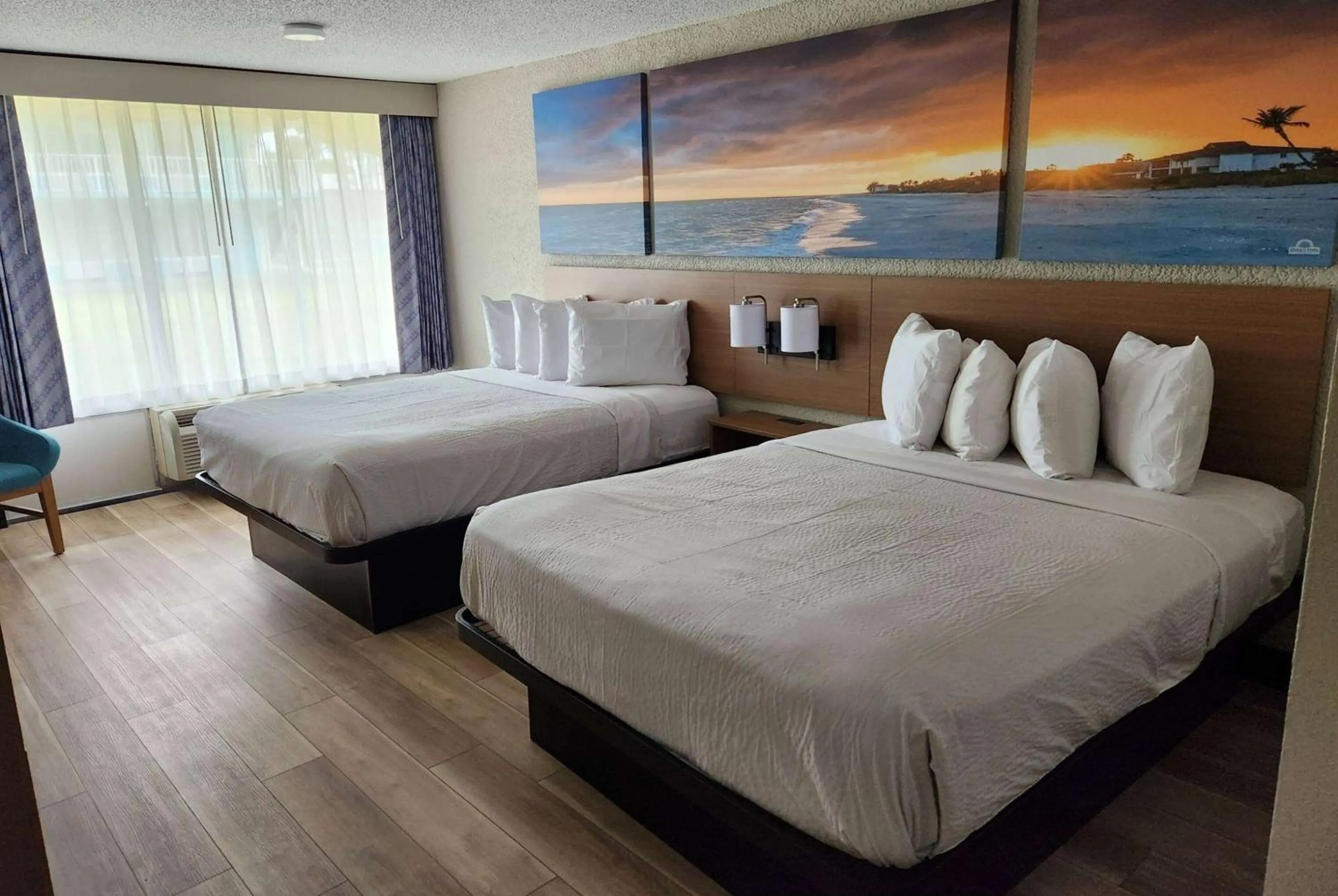 Photo of the whole room, Bed in Days Inn & Suites by Wyndham Fort Pierce Midtown