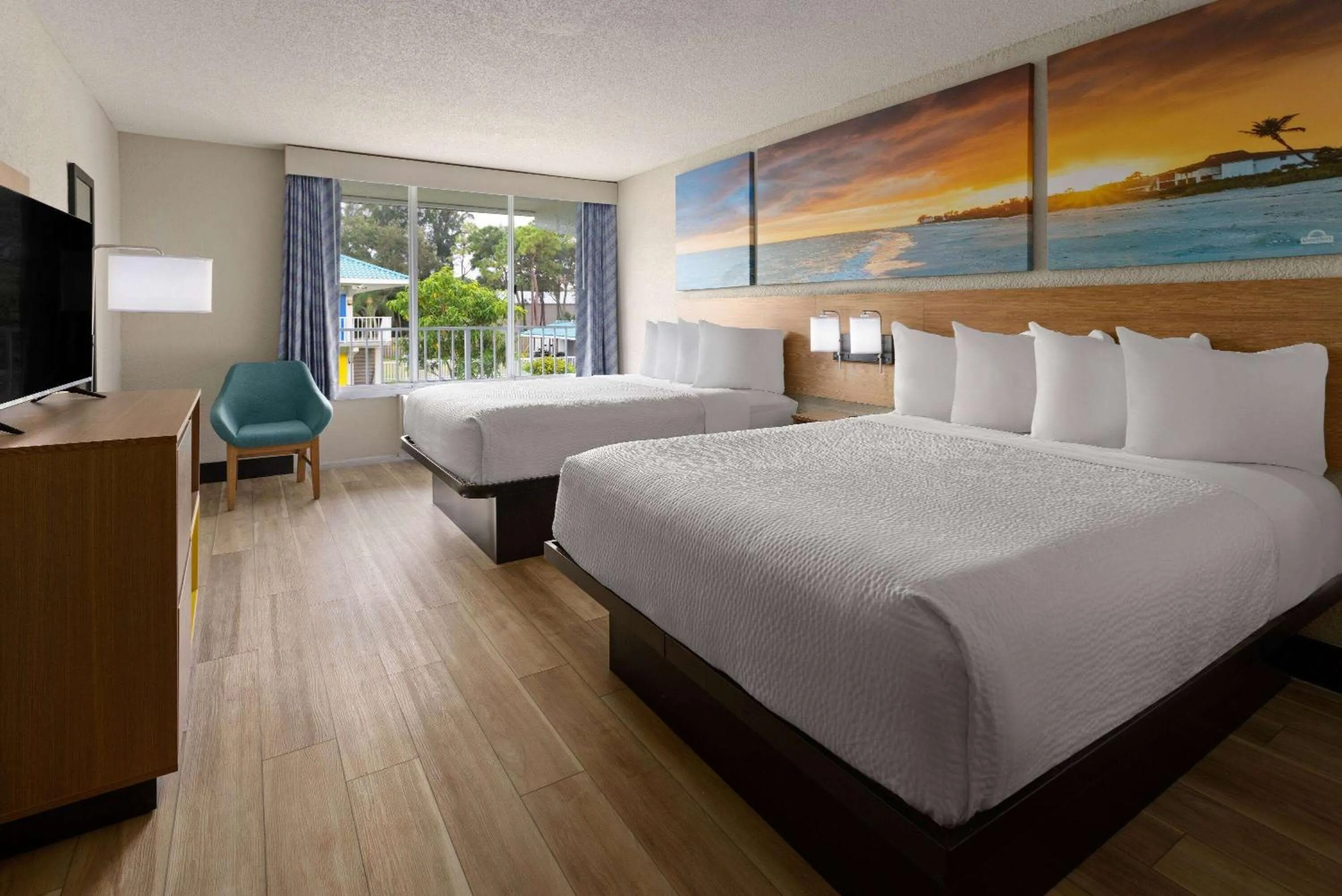 Photo of the whole room, Bed in Days Inn & Suites by Wyndham Fort Pierce Midtown