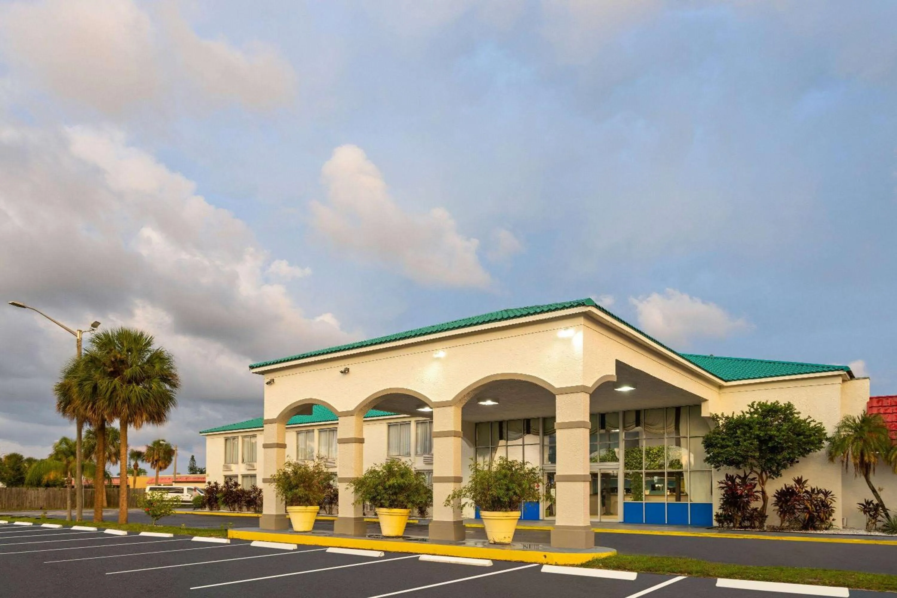 Property building in Days Inn & Suites by Wyndham Fort Pierce Midtown